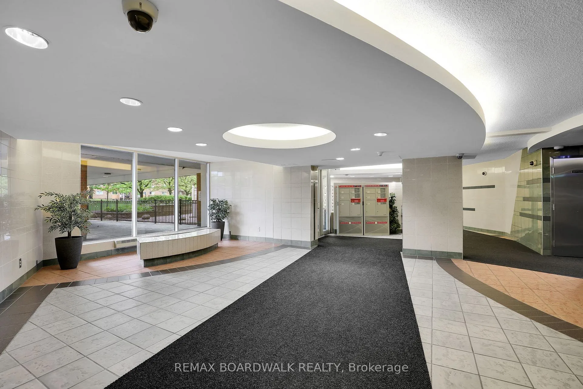 Photo 4 of Unit 115, 2020 Jasmine Crescent, Ottawa, Beacon Hill South — HOMEH