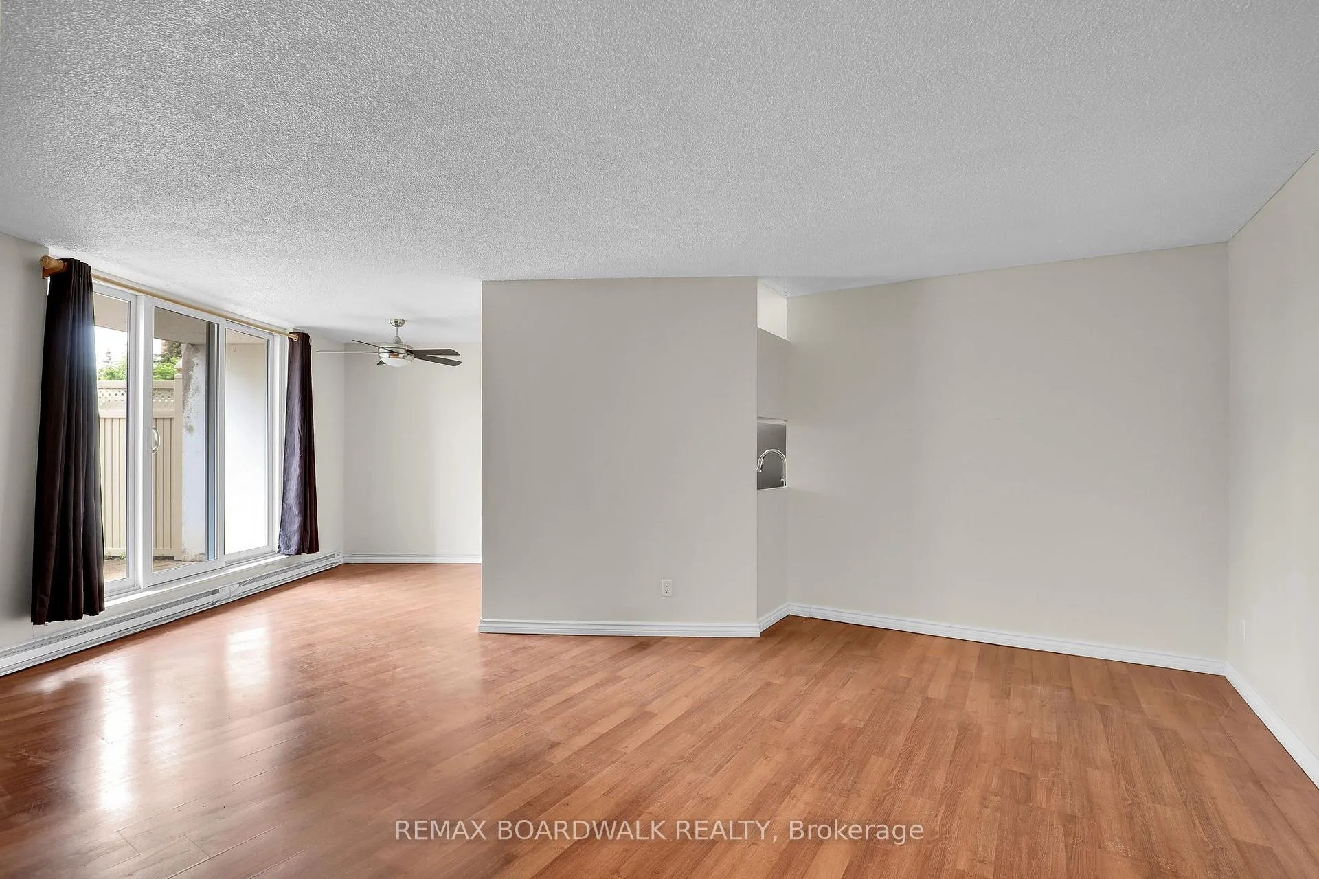 Photo 10 of Unit 115, 2020 Jasmine Crescent, Ottawa, Beacon Hill South — HOMEH