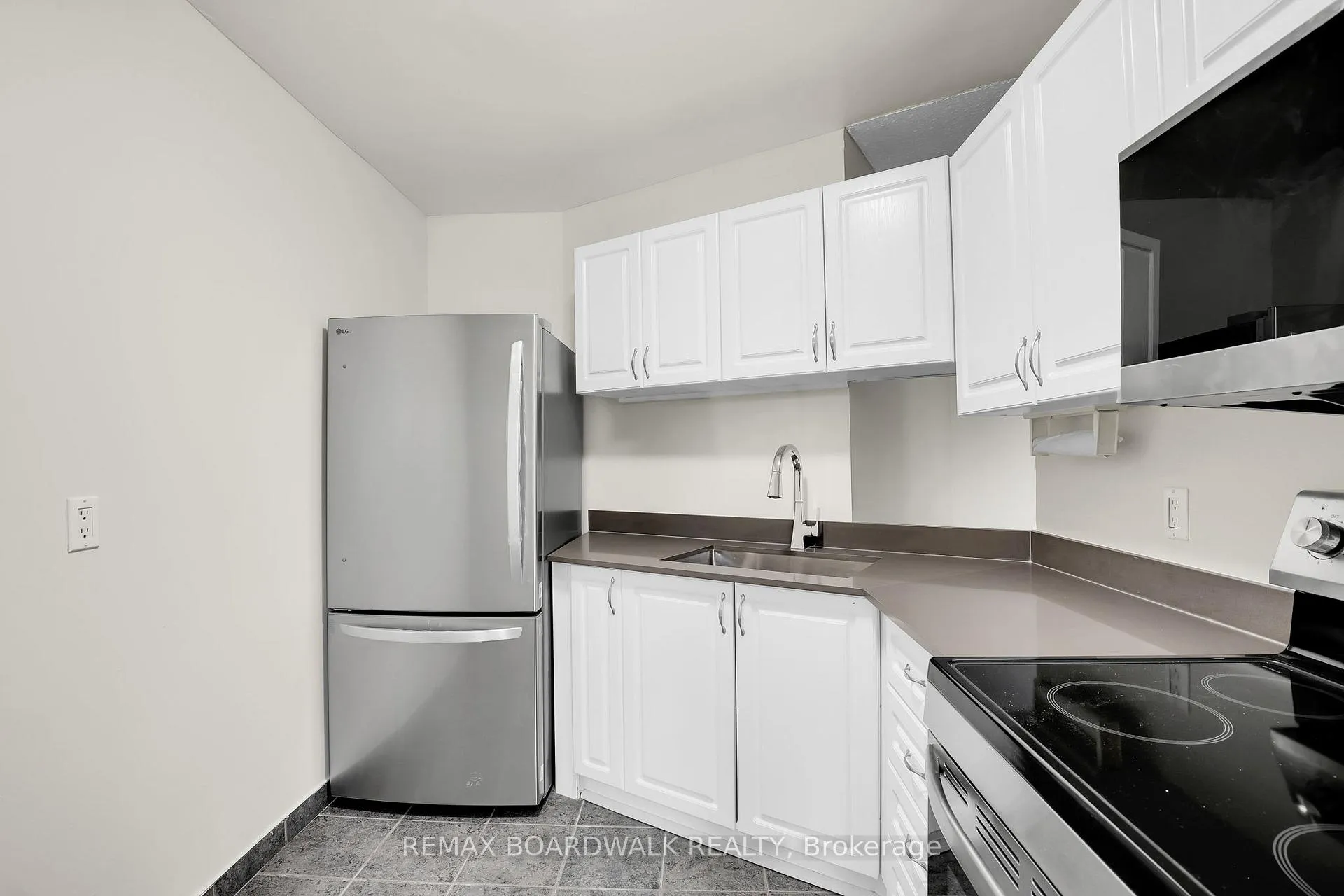 Photo 14 of Unit 115, 2020 Jasmine Crescent, Ottawa, Beacon Hill South — HOMEH