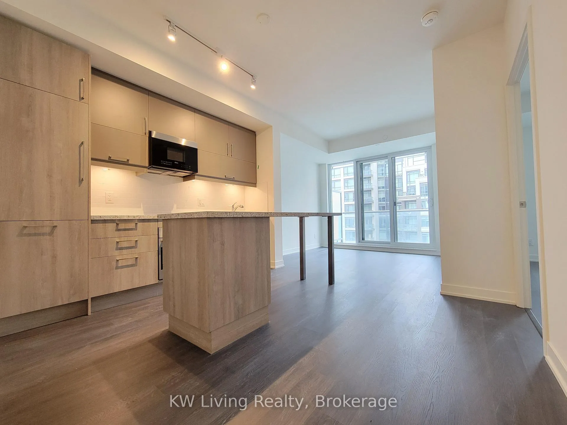 Photo 3 of Unit 923, 8119 Birchmount Road, Markham, Unionville — HOMEH