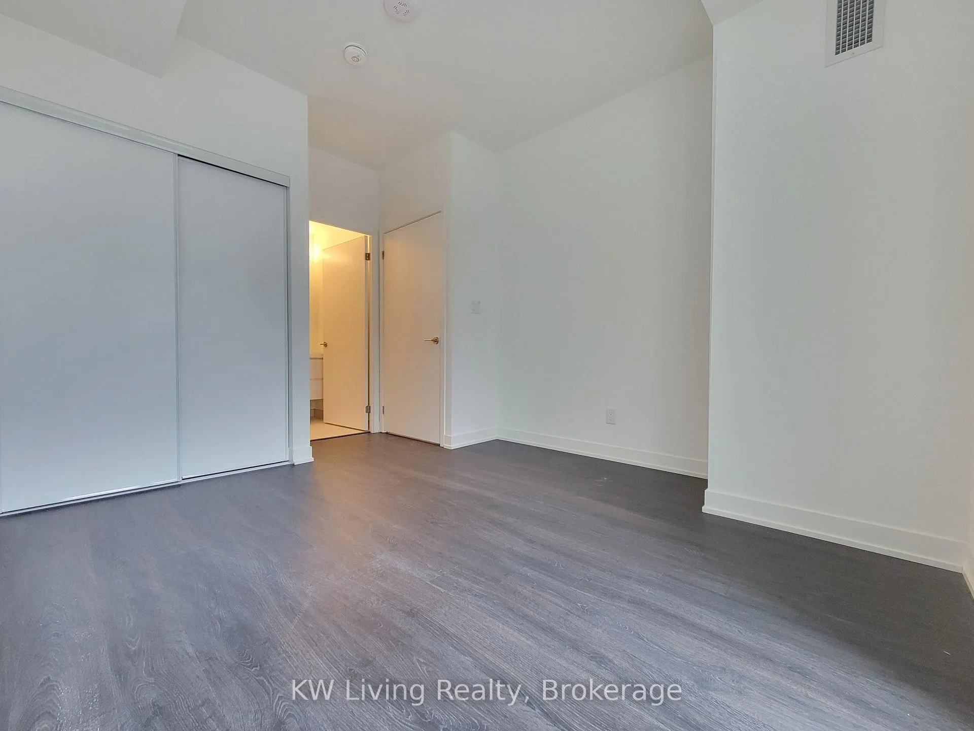 Photo 8 of Unit 923, 8119 Birchmount Road, Markham, Unionville — HOMEH