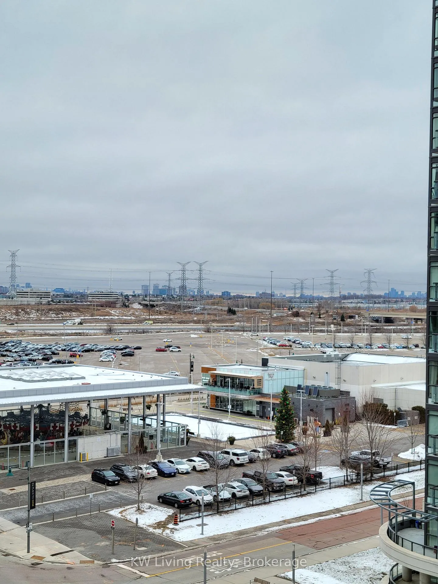 Photo 13 of Unit 923, 8119 Birchmount Road, Markham, Unionville — HOMEH