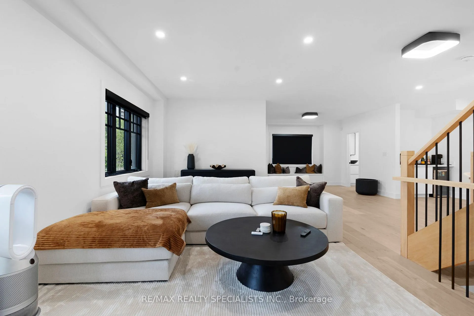 Photo 9 of 997 Mount Pleasant Road, Toronto, Mount Pleasant East — HOMEH