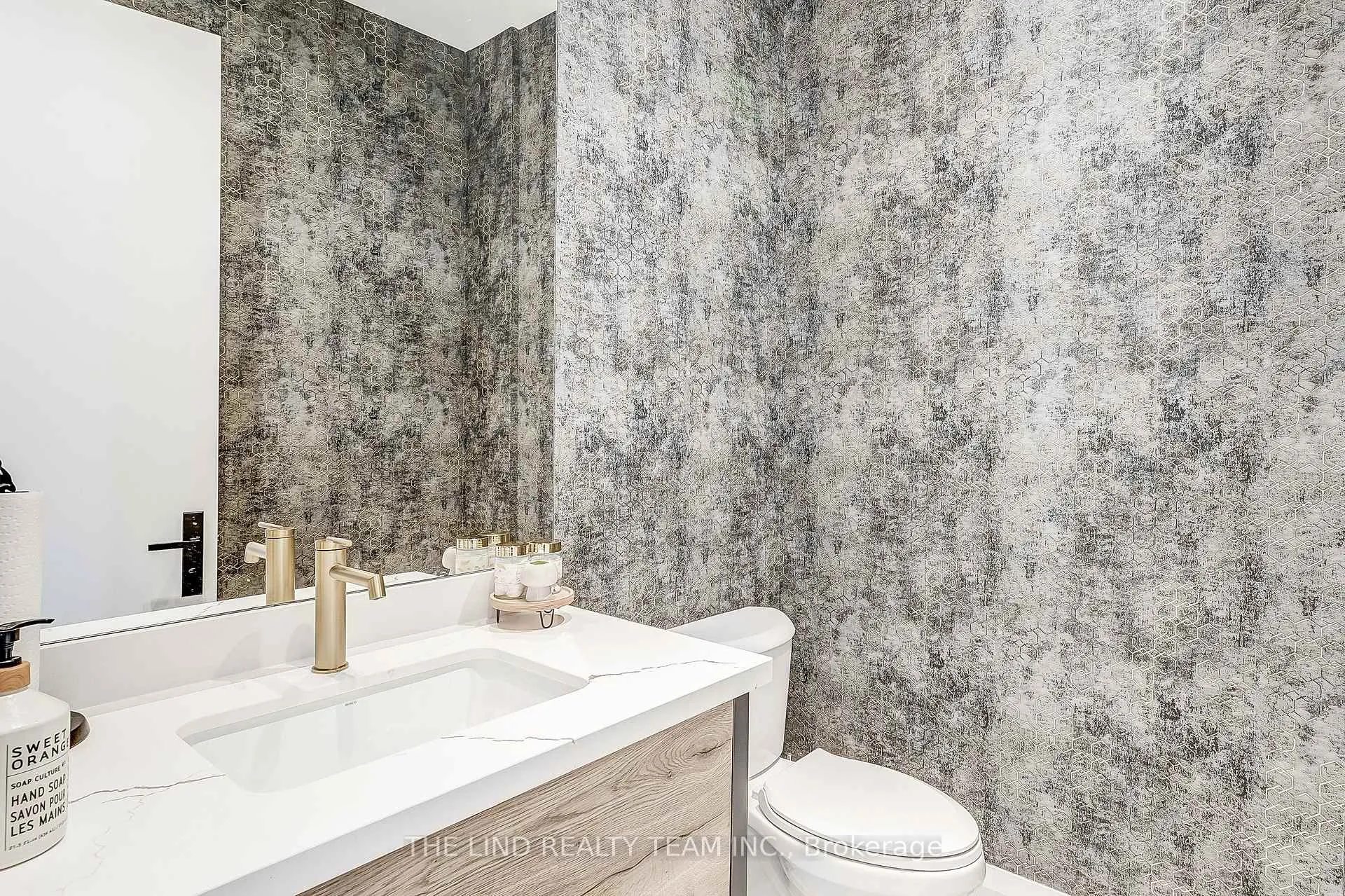 Photo 9 of 140 Temperance Street, Aurora, Aurora Village — HOMEH