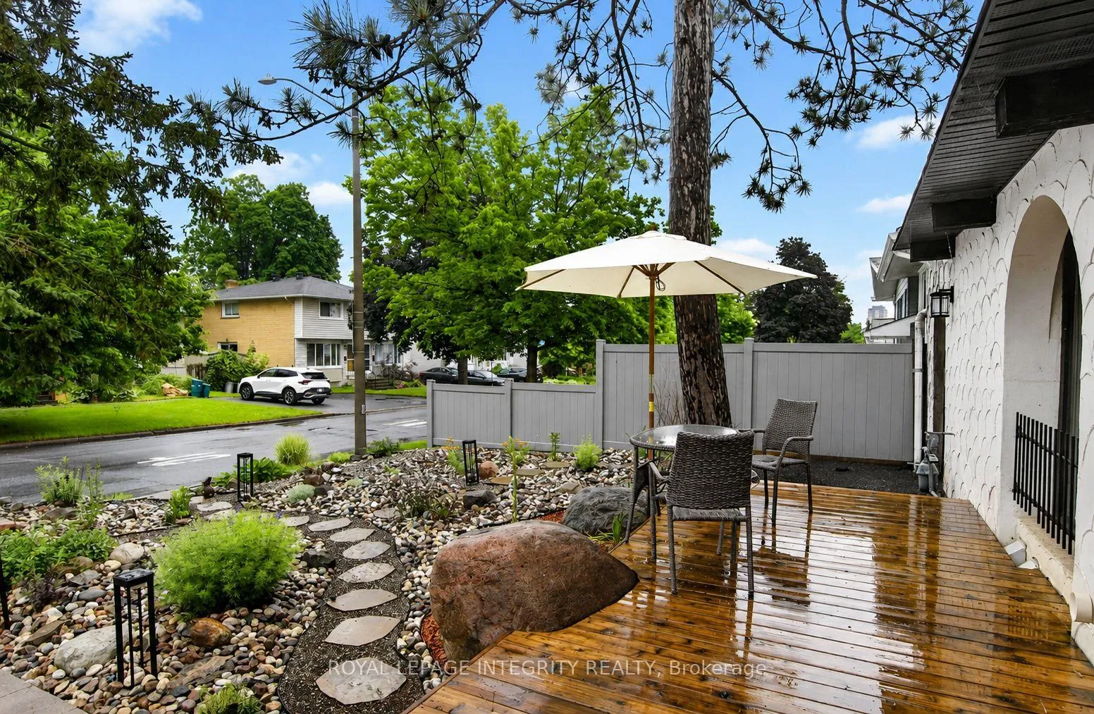Photo 3 of 954 Watson Street, Ottawa, Fairfield Heights — HOMEH
