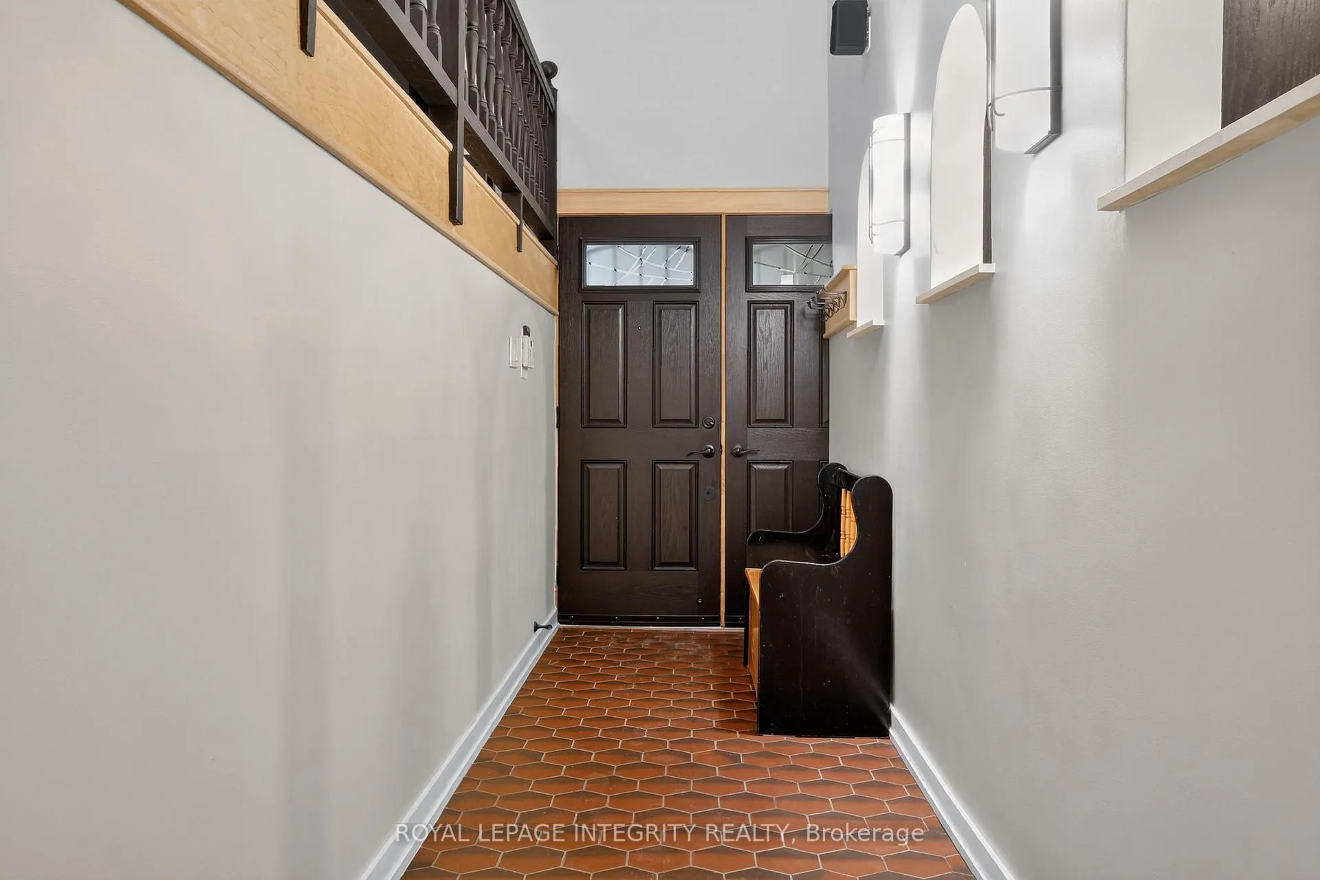 Photo 4 of 954 Watson Street, Ottawa, Fairfield Heights — HOMEH