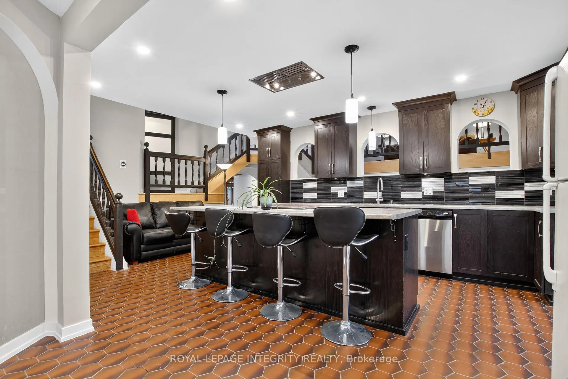 Photo 6 of 954 Watson Street, Ottawa, Fairfield Heights — HOMEH