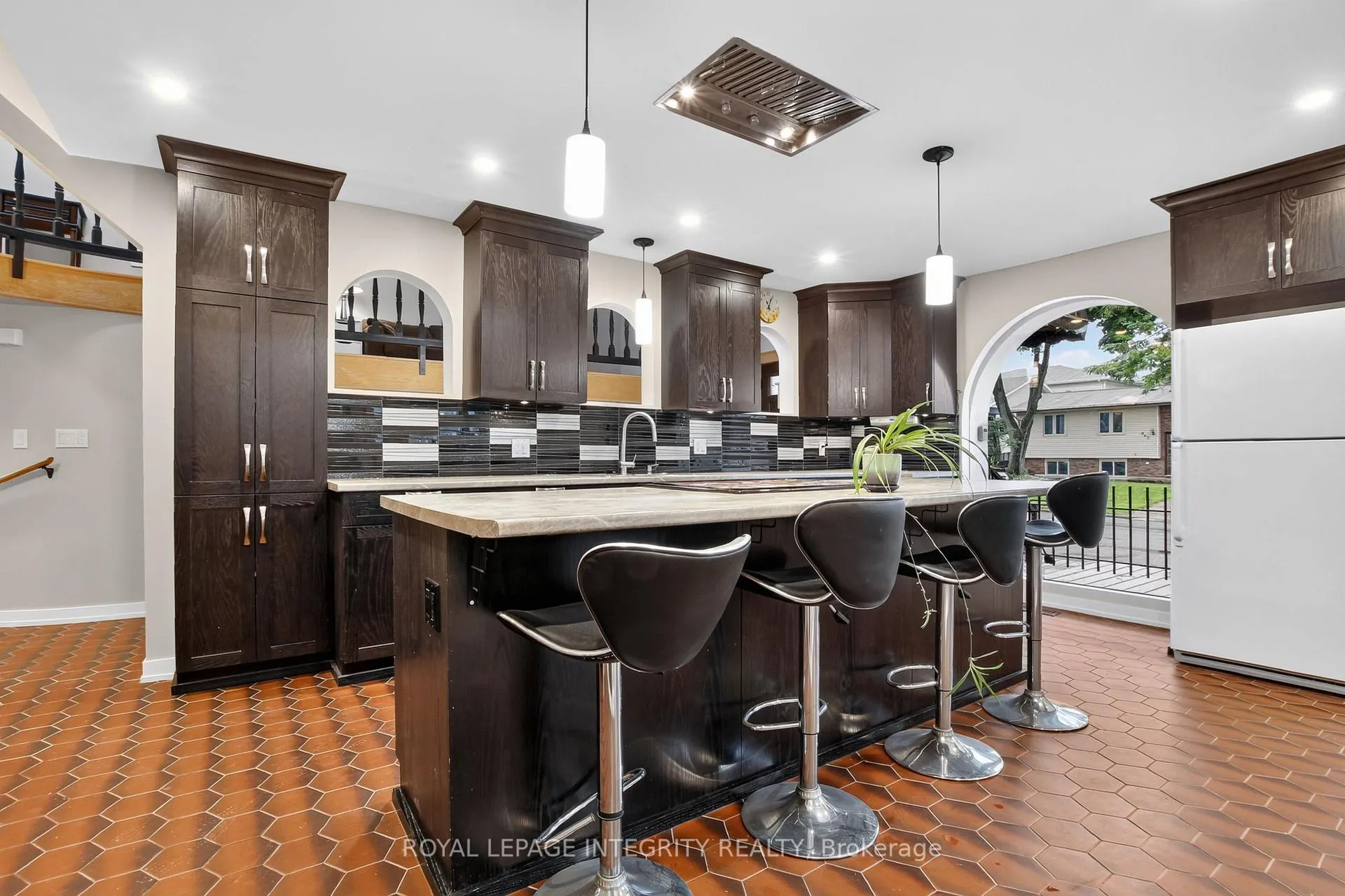 Photo 7 of 954 Watson Street, Ottawa, Fairfield Heights — HOMEH