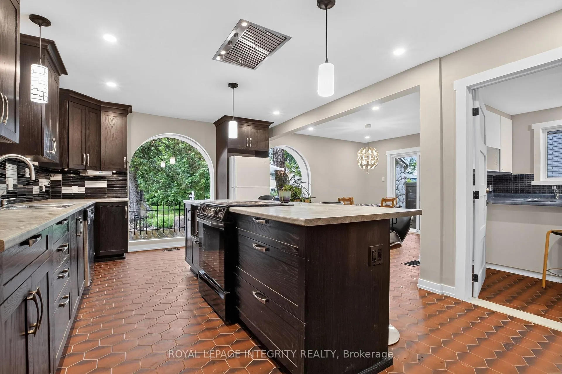 Photo 9 of 954 Watson Street, Ottawa, Fairfield Heights — HOMEH