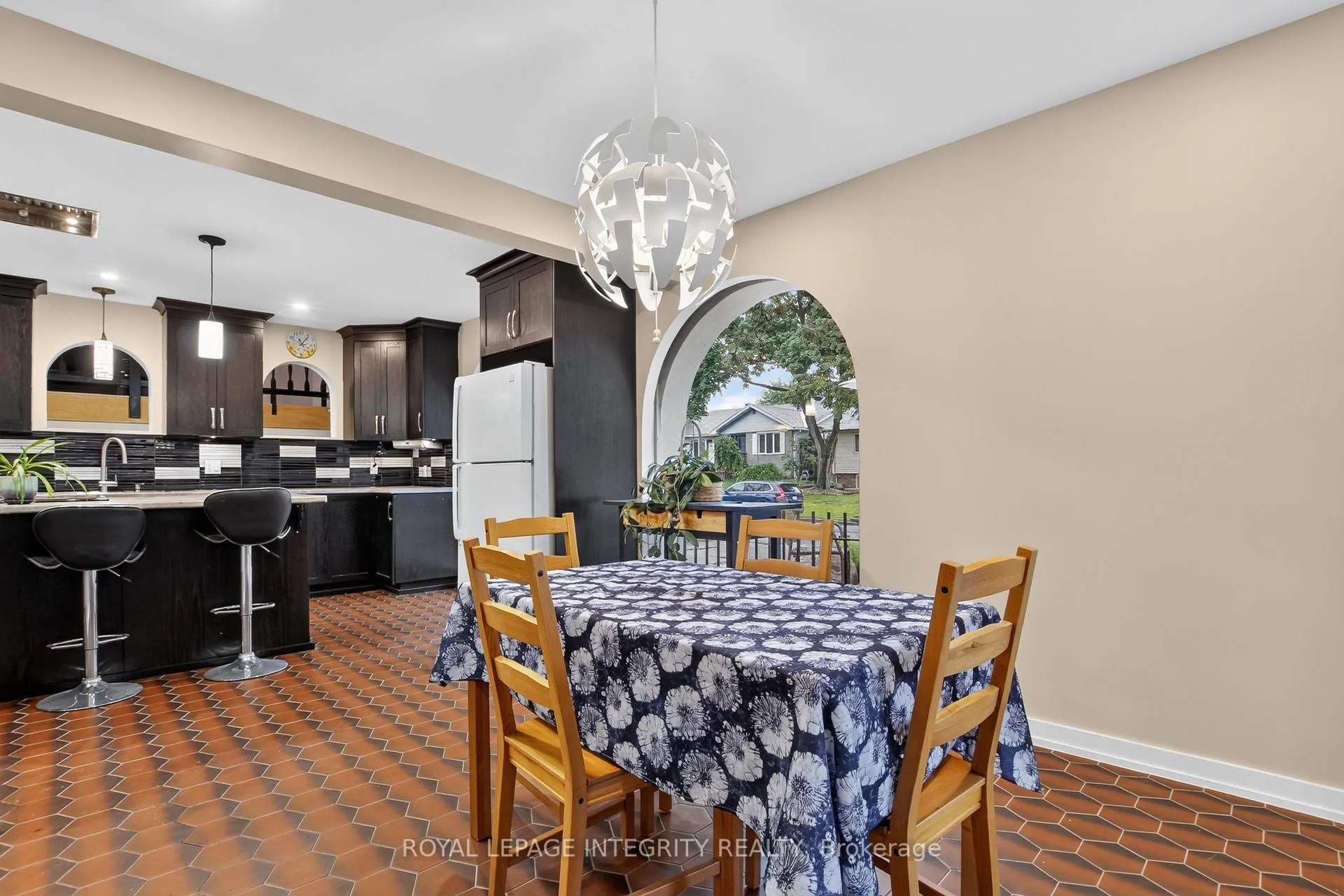 Photo 11 of 954 Watson Street, Ottawa, Fairfield Heights — HOMEH
