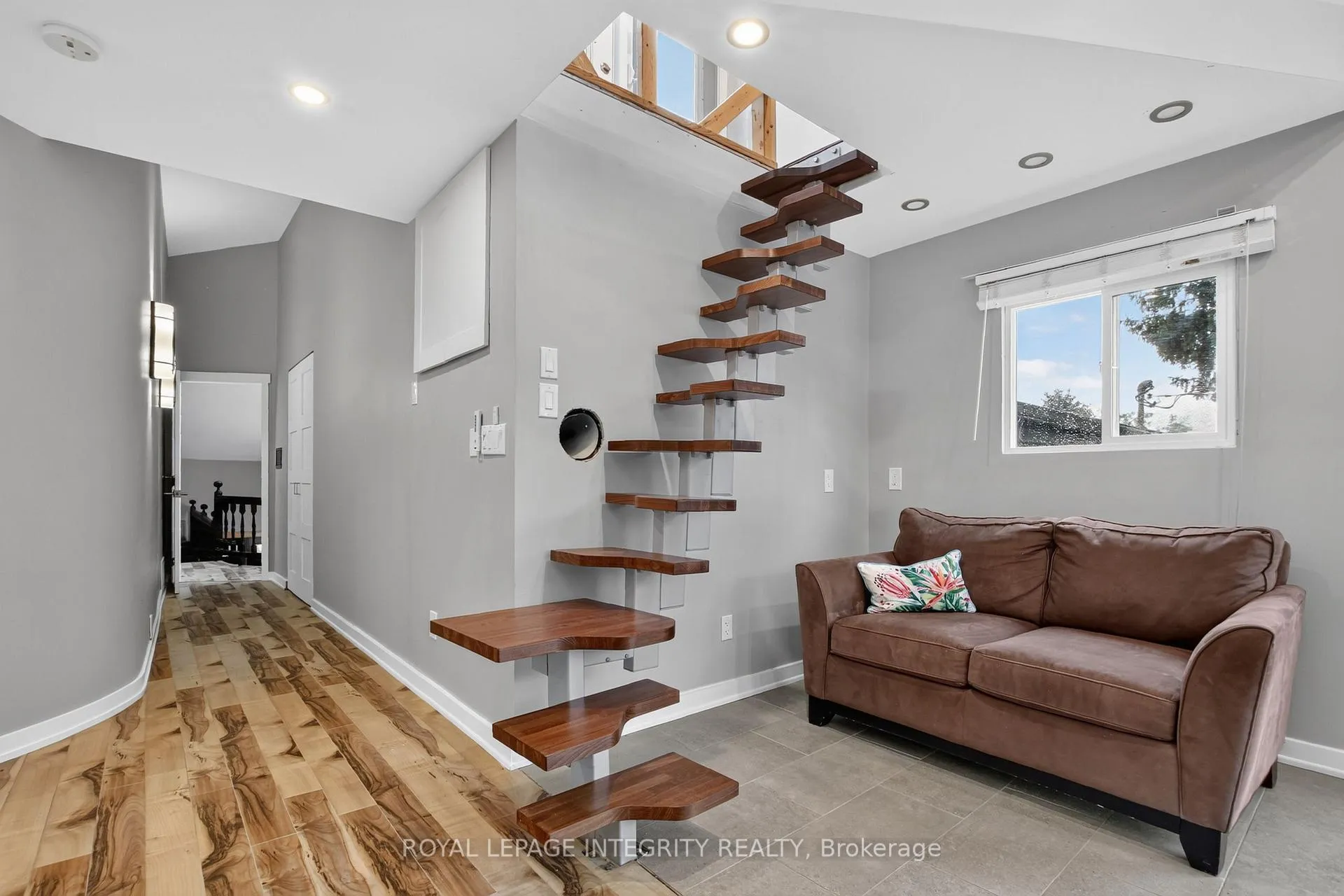 Photo 25 of 954 Watson Street, Ottawa, Fairfield Heights — HOMEH