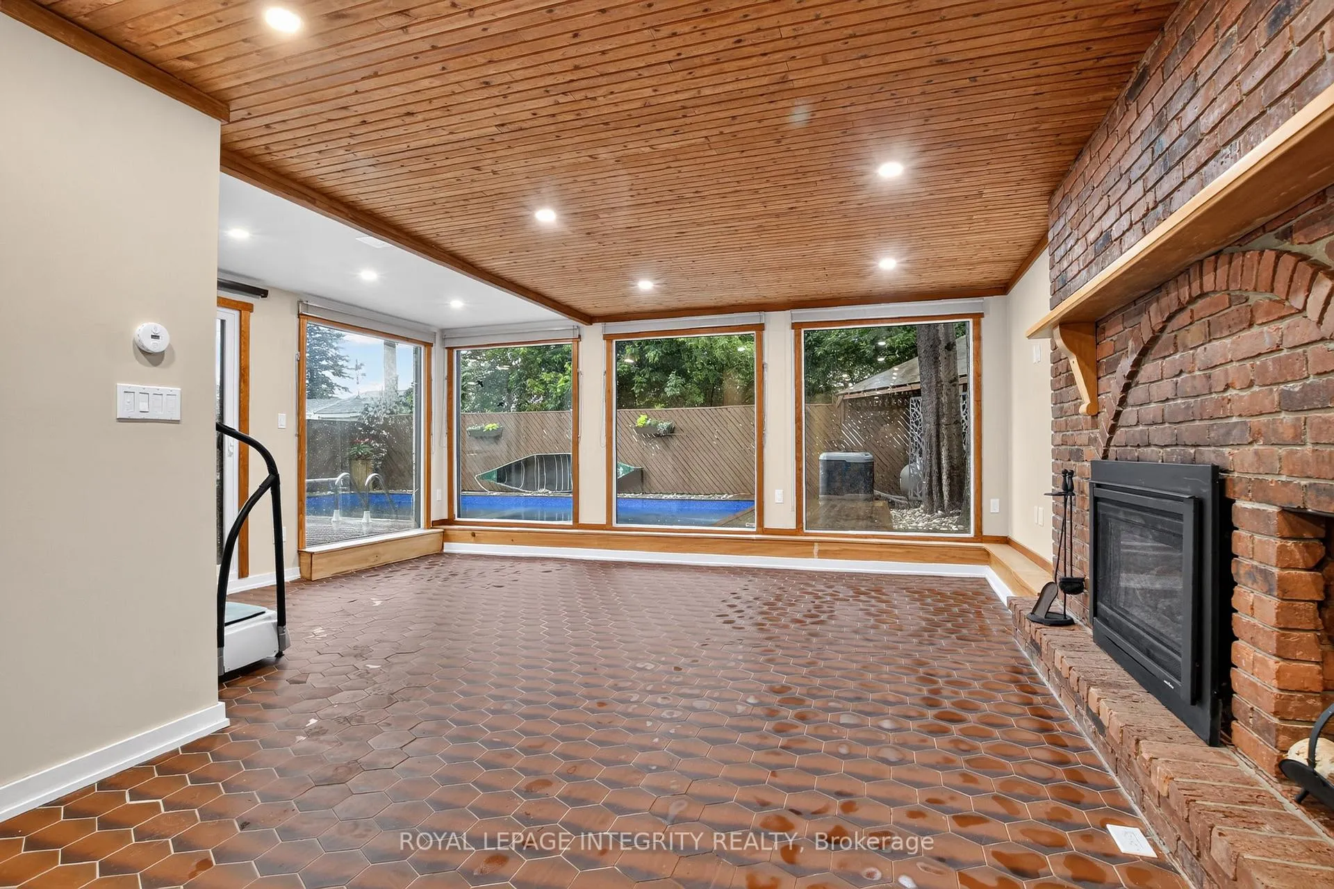 Photo 33 of 954 Watson Street, Ottawa, Fairfield Heights — HOMEH