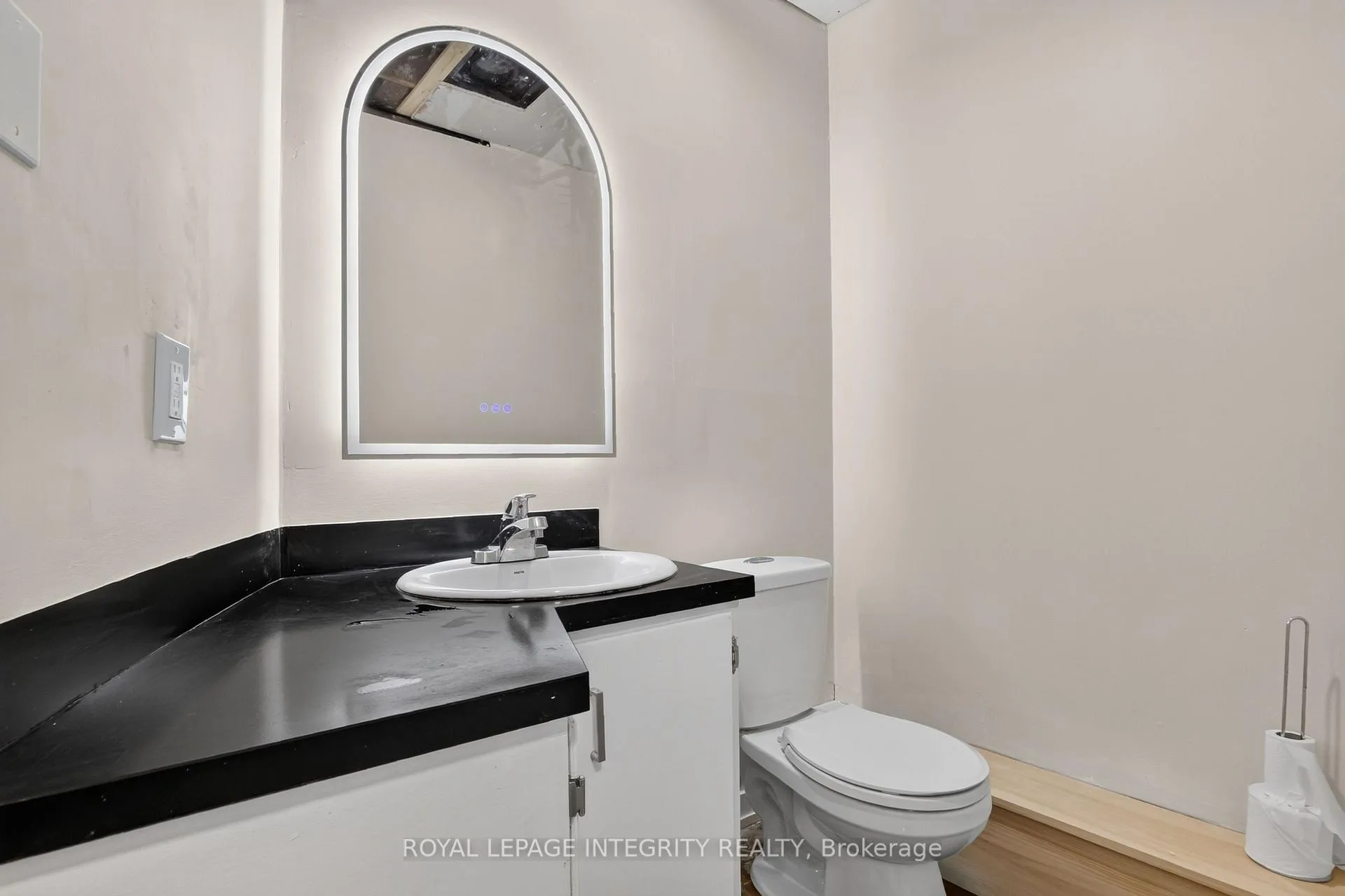 Photo 34 of 954 Watson Street, Ottawa, Fairfield Heights — HOMEH