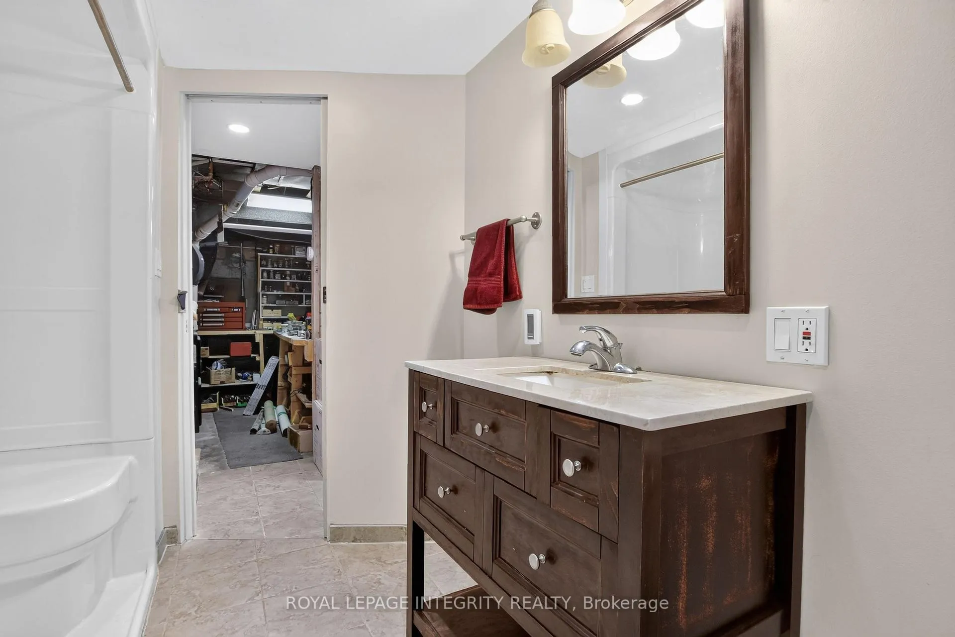 Photo 40 of 954 Watson Street, Ottawa, Fairfield Heights — HOMEH