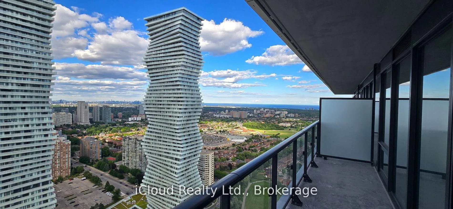 Photo 6 of Unit 4006, 448 Burnhamthorpe Road W, Mississauga, City Centre — HOMEH