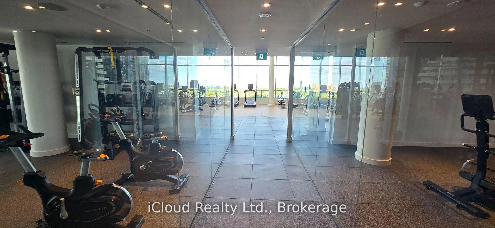 Photo 10 of Unit 4006, 448 Burnhamthorpe Road W, Mississauga, City Centre — HOMEH