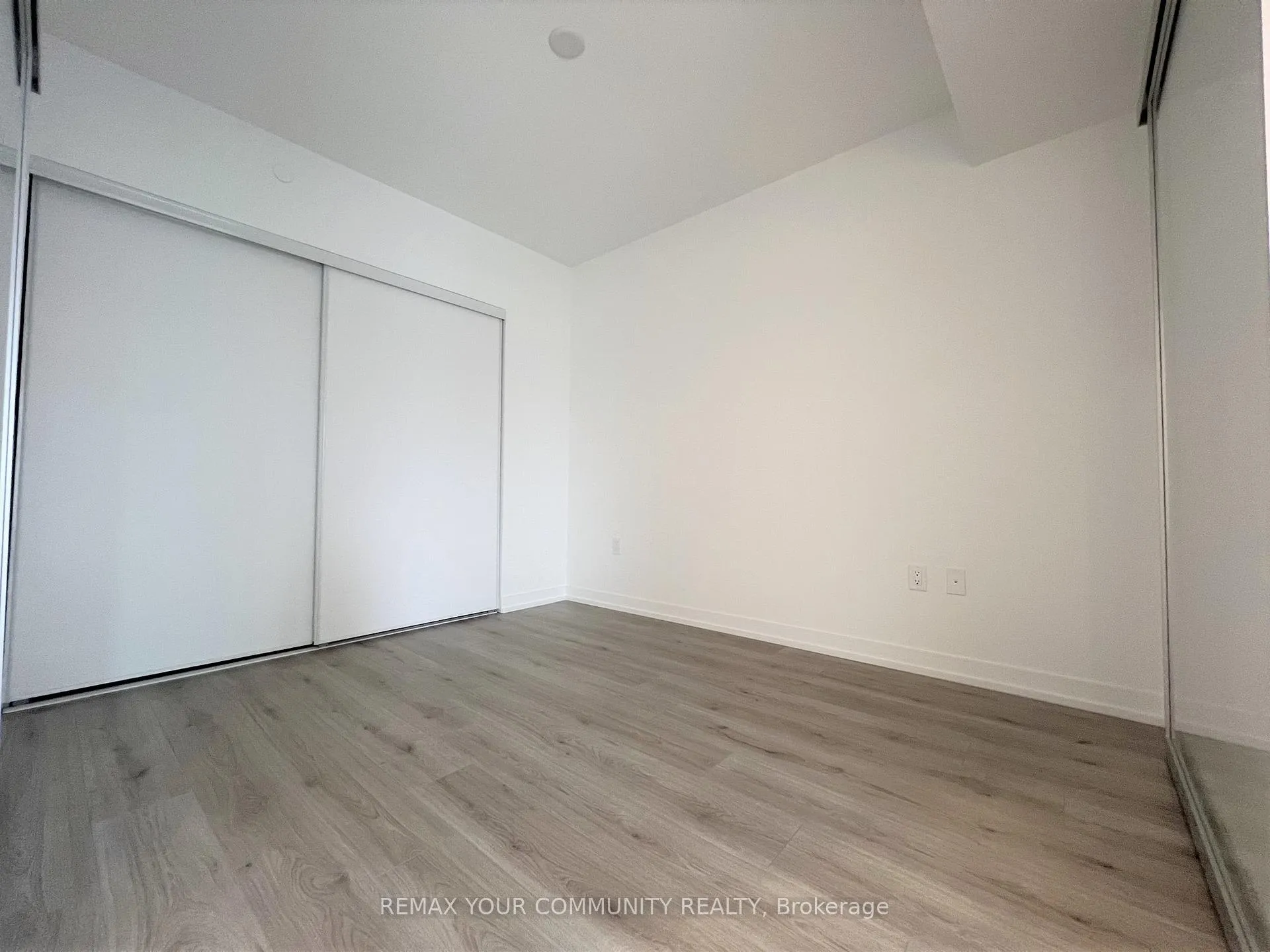 Photo 5 of Unit 2601, 395 Bloor Street E, Toronto, North St. James Town — HOMEH