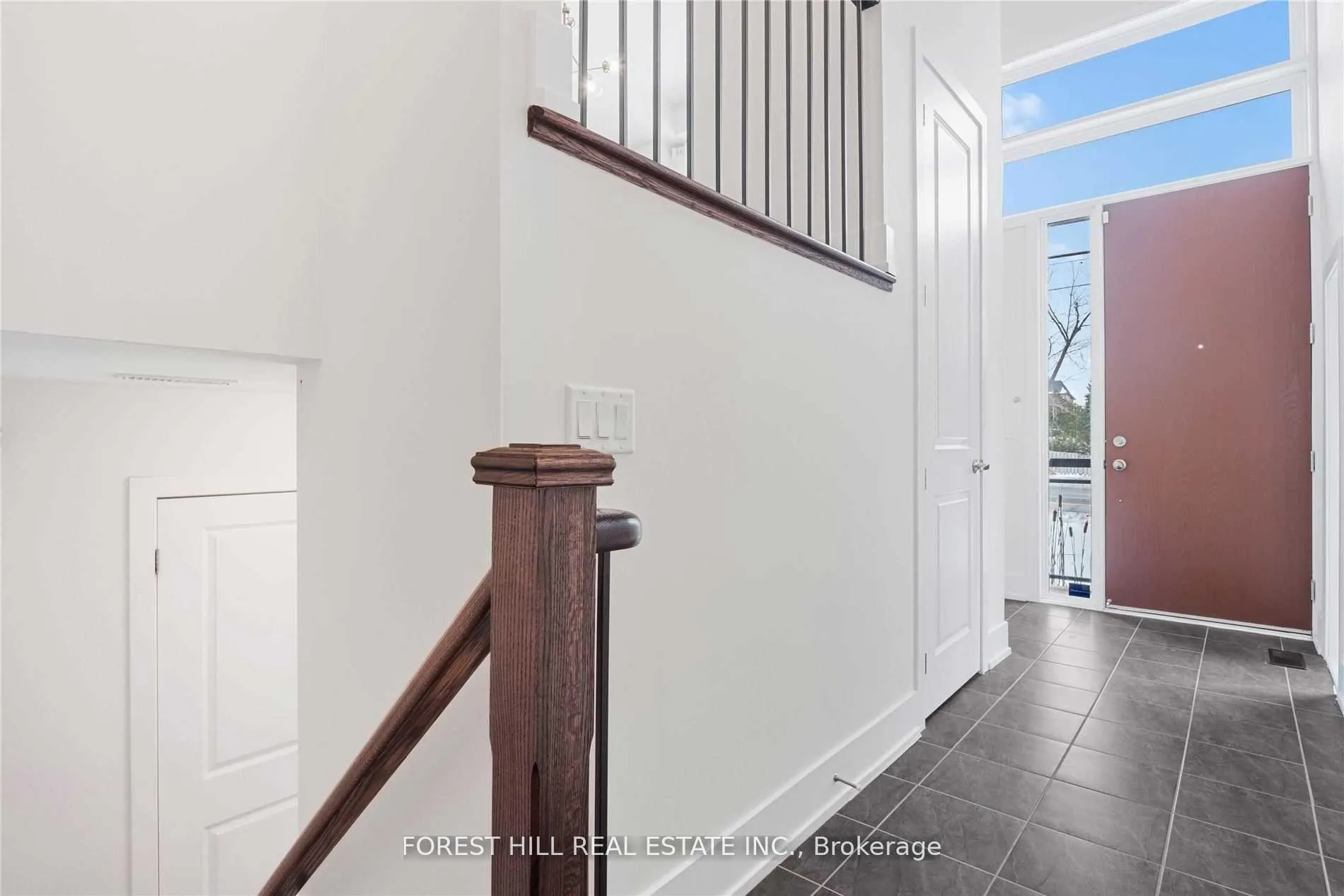 Photo 4 of 9144 Bathurst Street, Vaughan, Patterson — HOMEH