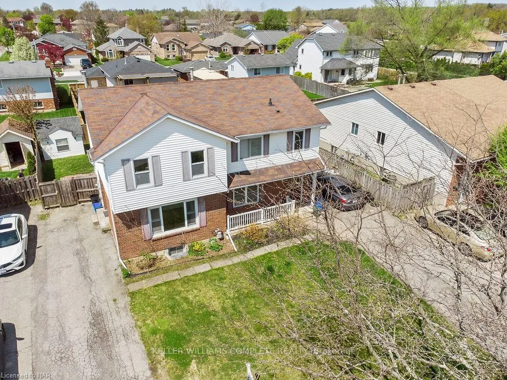 Photo 2 of 55 Poplar Crescent, Welland, N. Welland — HOMEH