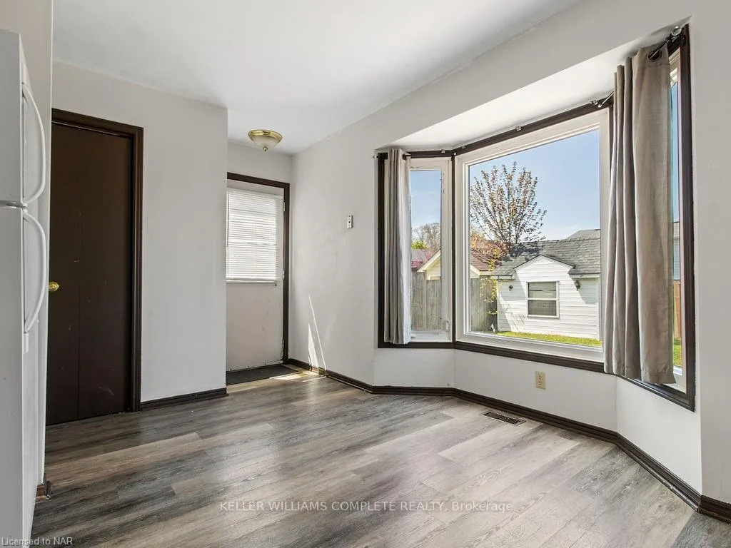 Photo 6 of 55 Poplar Crescent, Welland, N. Welland — HOMEH