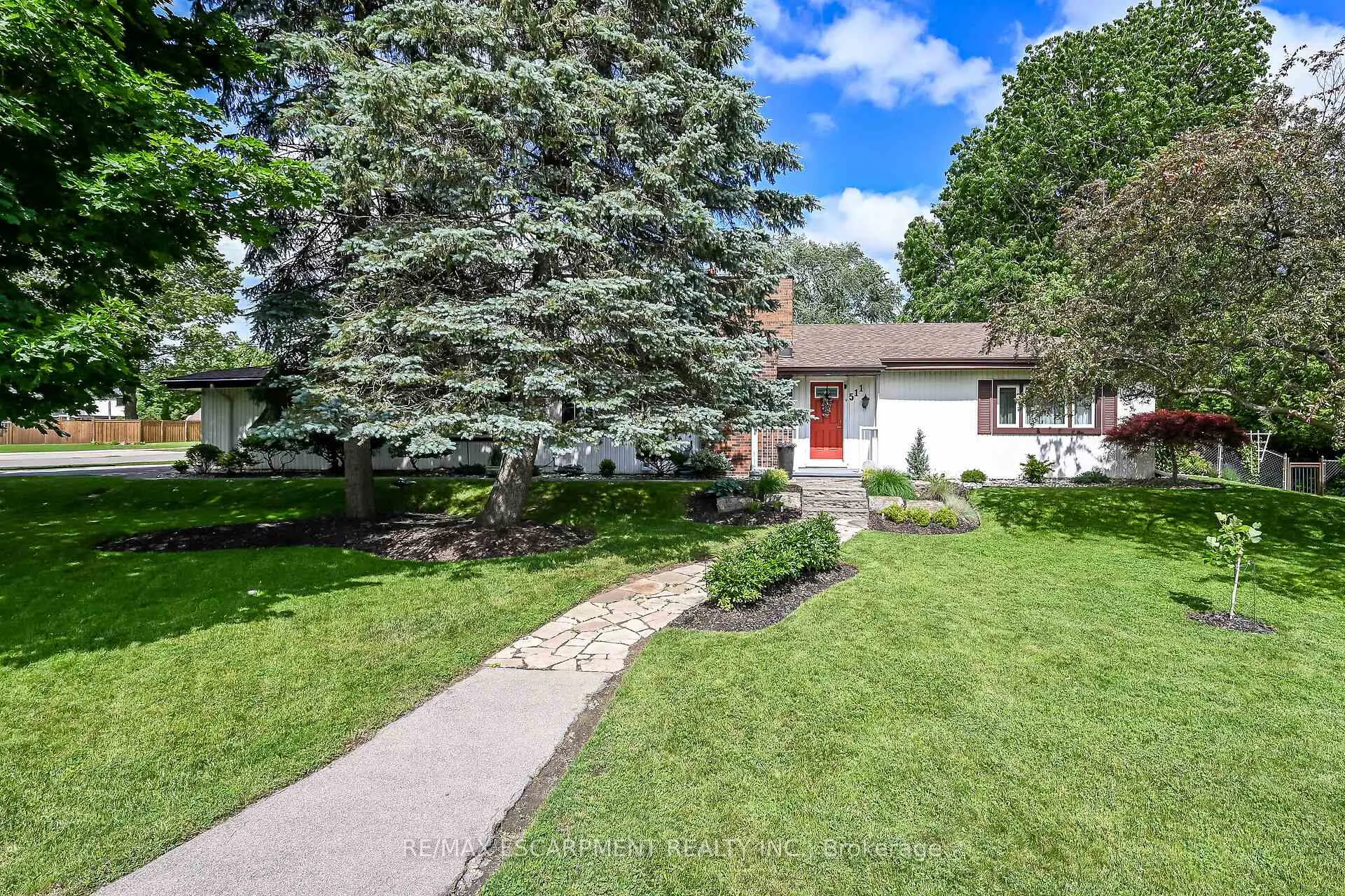 Photo 1 of 511 Fiddlers Green Road, Hamilton, Ancaster — HOMEH