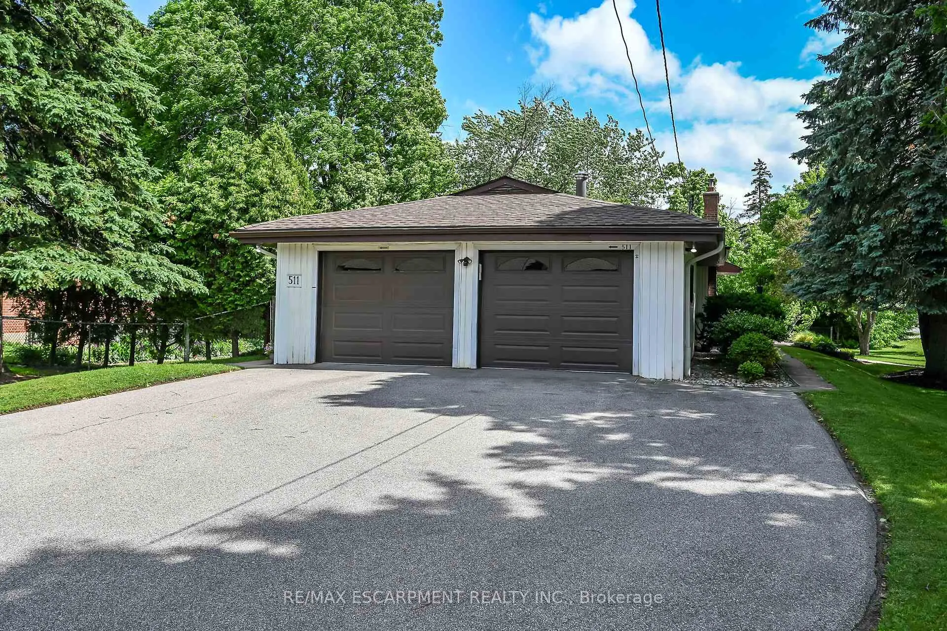 Photo 3 of 511 Fiddlers Green Road, Hamilton, Ancaster — HOMEH