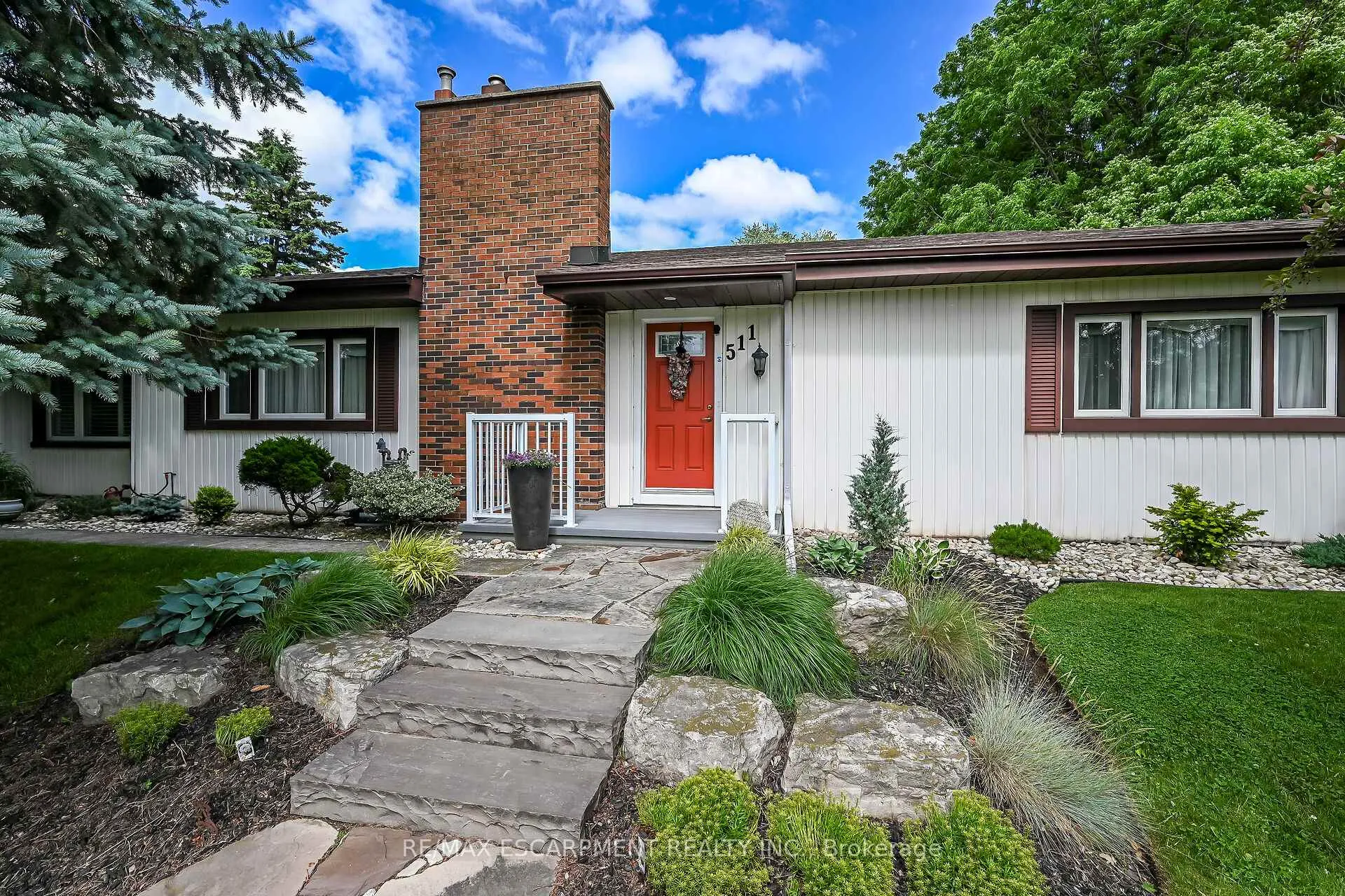 Photo 4 of 511 Fiddlers Green Road, Hamilton, Ancaster — HOMEH