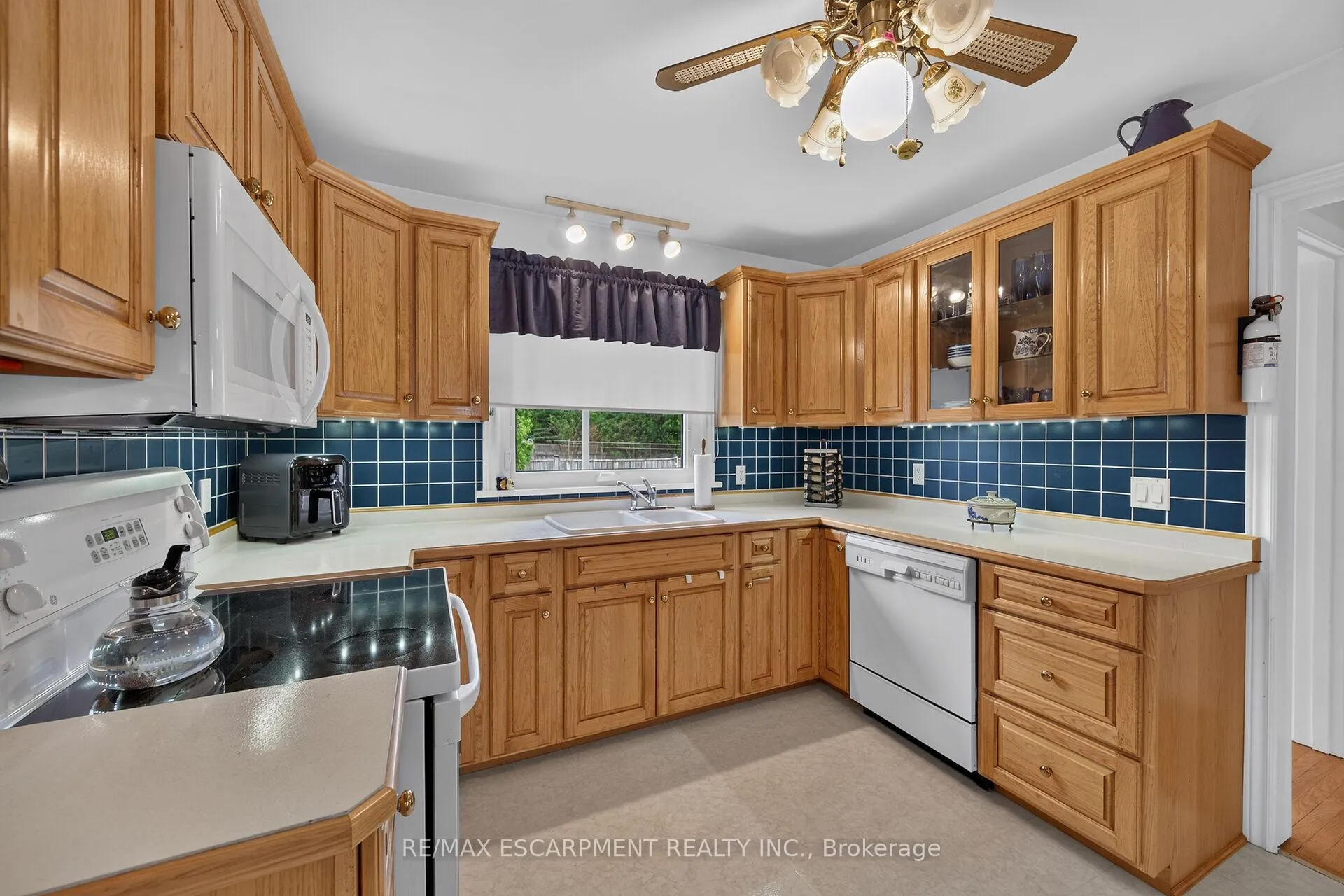 Photo 17 of 511 Fiddlers Green Road, Hamilton, Ancaster — HOMEH
