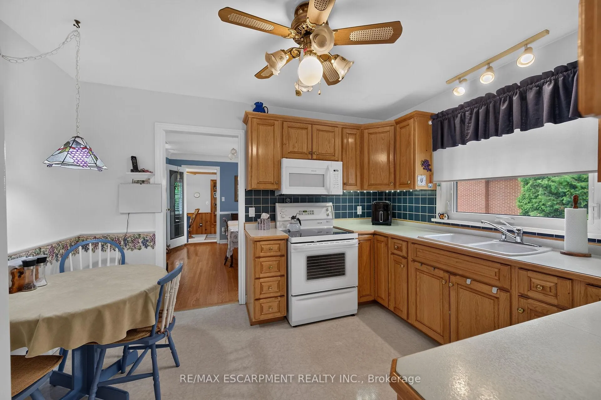 Photo 18 of 511 Fiddlers Green Road, Hamilton, Ancaster — HOMEH