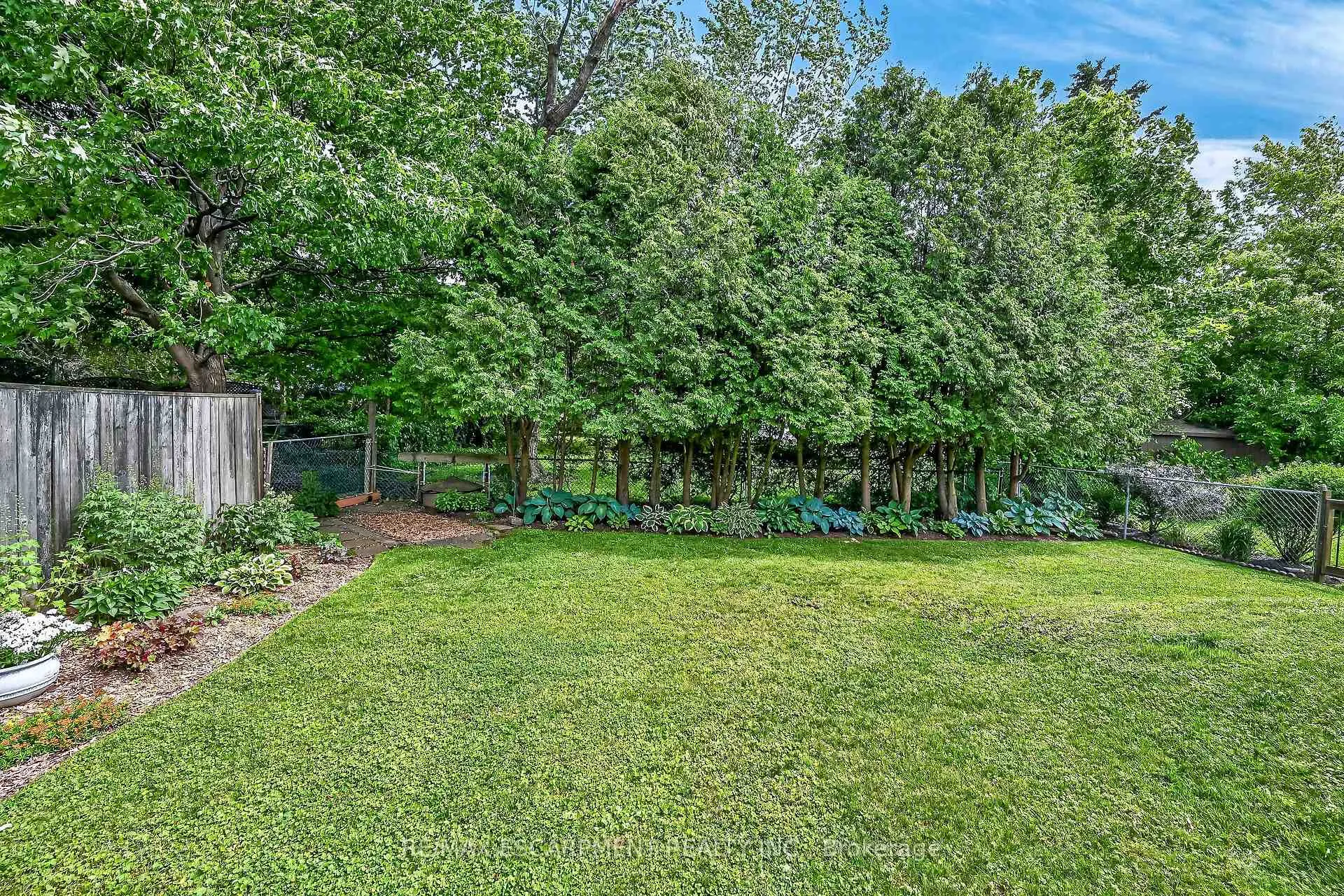 Photo 41 of 511 Fiddlers Green Road, Hamilton, Ancaster — HOMEH