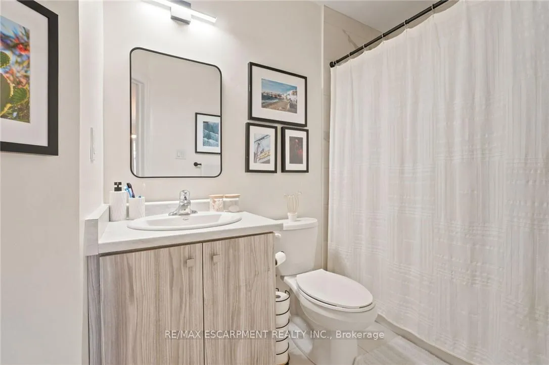 Photo 16 of 104 Dryden Lane, Hamilton, McQuesten — HOMEH