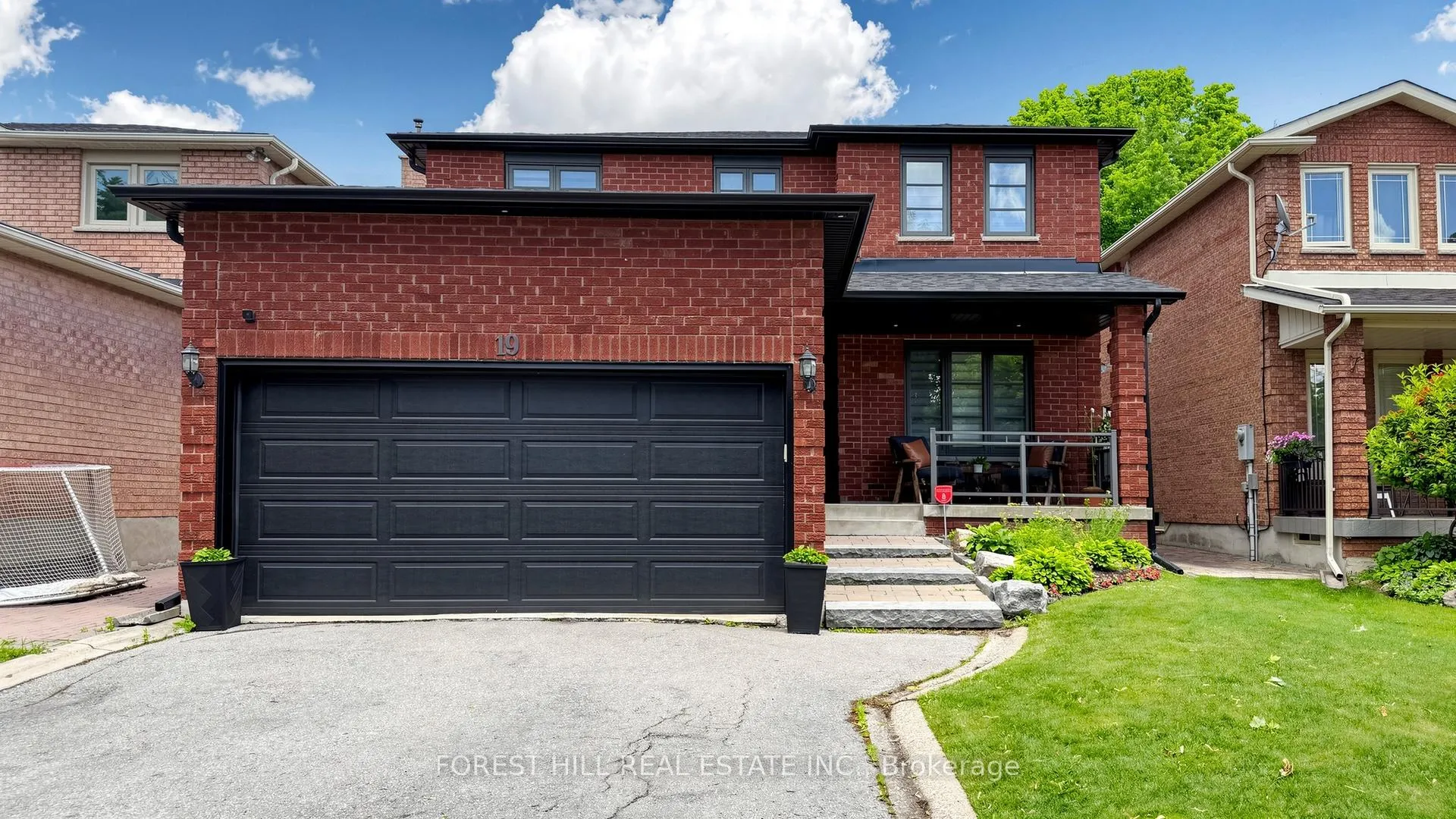 Photo 1 of 19 Romano Crescent, Vaughan, East Woodbridge — HOMEH