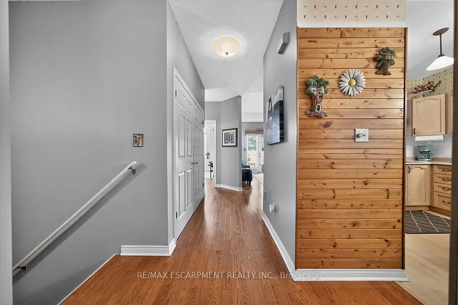 Photo 3 of 50 Critzia Drive, Hamilton, Twenty Place — HOMEH