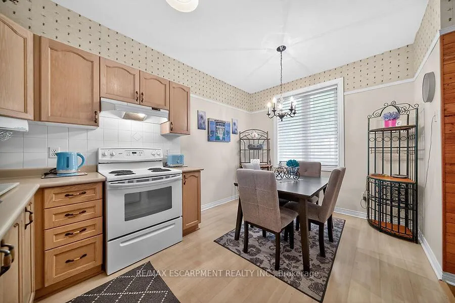 Photo 6 of 50 Critzia Drive, Hamilton, Twenty Place — HOMEH