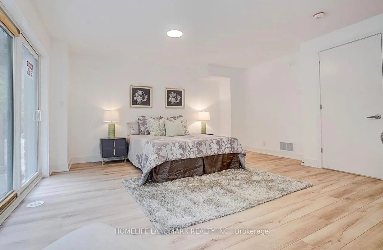 Photo 6 of 29 Chestnut Court, Aurora, Rural Aurora — HOMEH