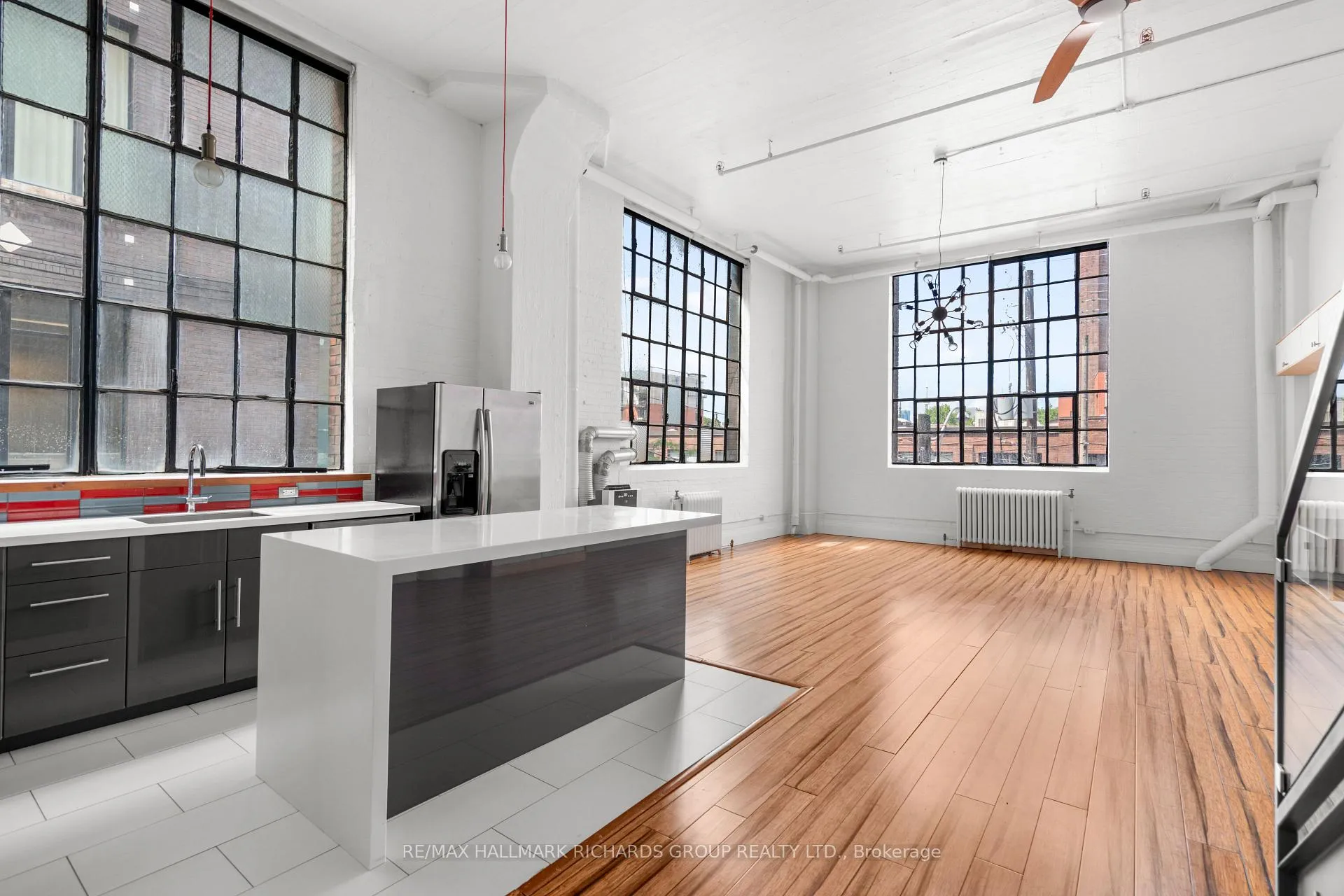 Front of Unit 202B, 245 Carlaw Avenue