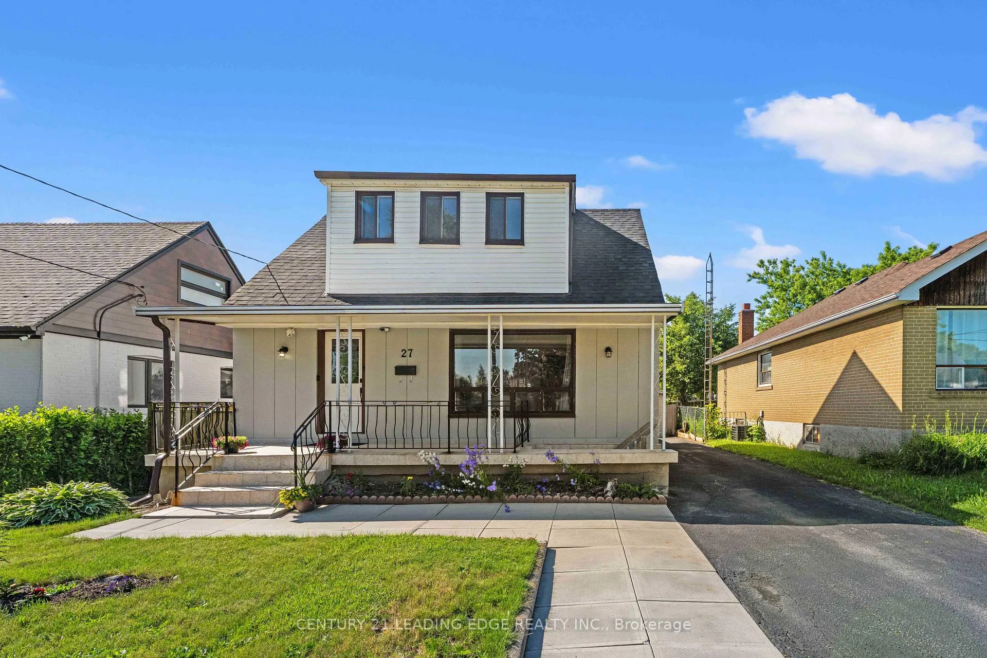 Photo 3 of 27 Chilcot Avenue, Etobicoke, Elms-Old Rexdale — HOMEH