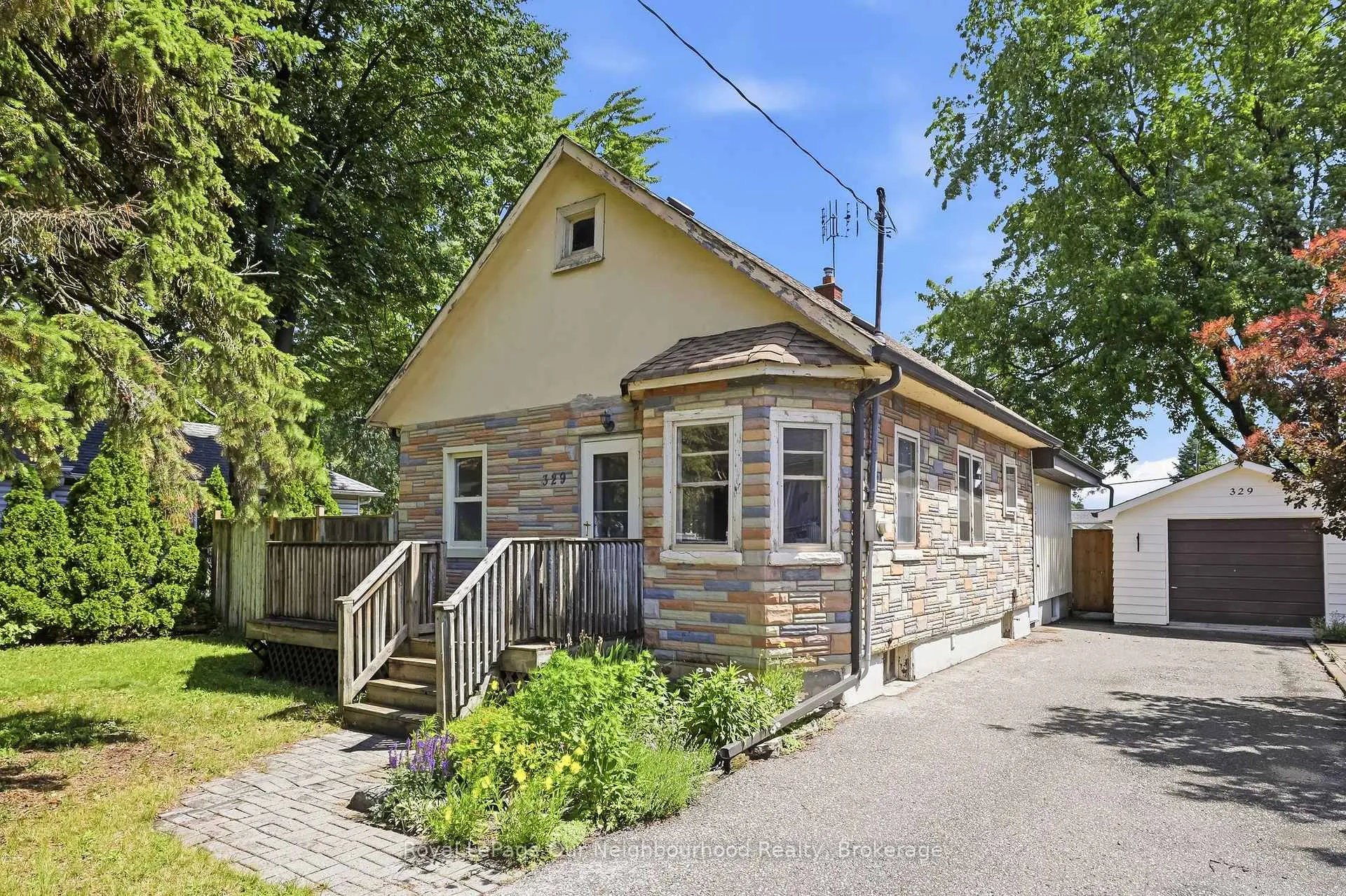 Photo 1 of 329 Perry Street, Whitby, Downtown Whitby — HOMEH