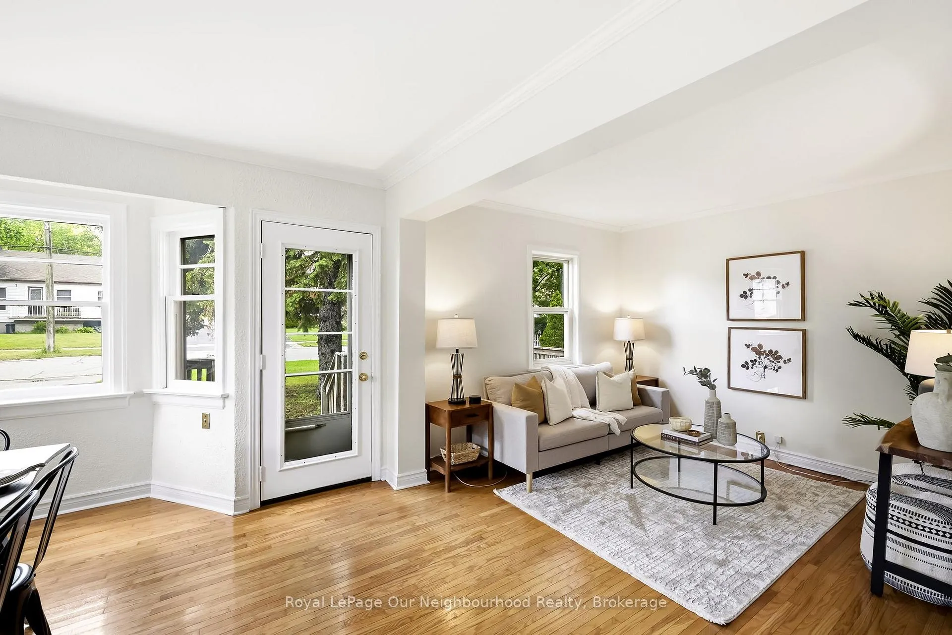 Photo 4 of 329 Perry Street, Whitby, Downtown Whitby — HOMEH