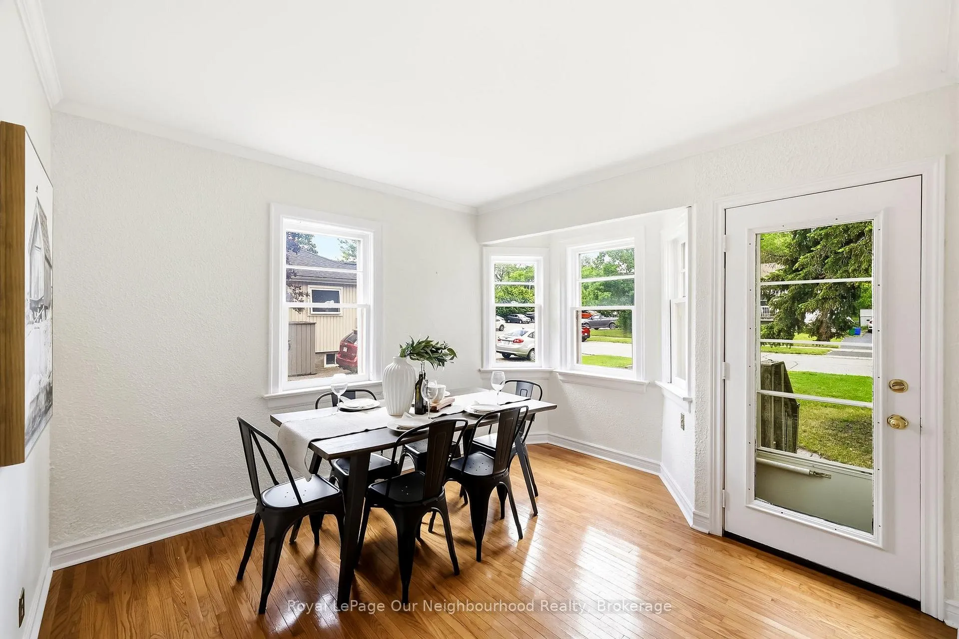 Photo 10 of 329 Perry Street, Whitby, Downtown Whitby — HOMEH