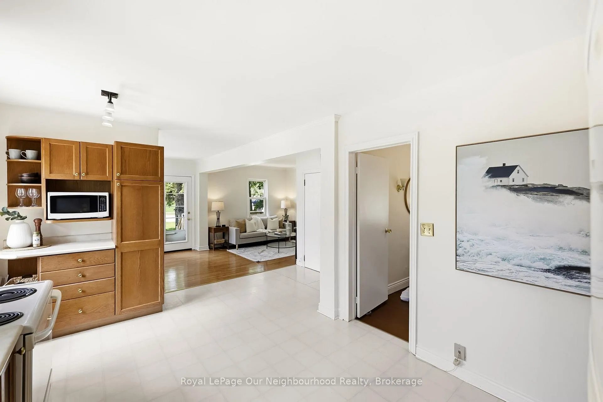 Photo 16 of 329 Perry Street, Whitby, Downtown Whitby — HOMEH