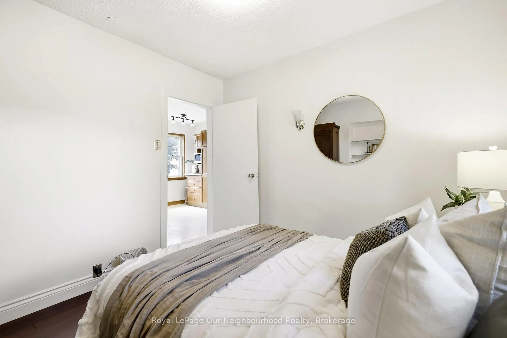 Photo 20 of 329 Perry Street, Whitby, Downtown Whitby — HOMEH