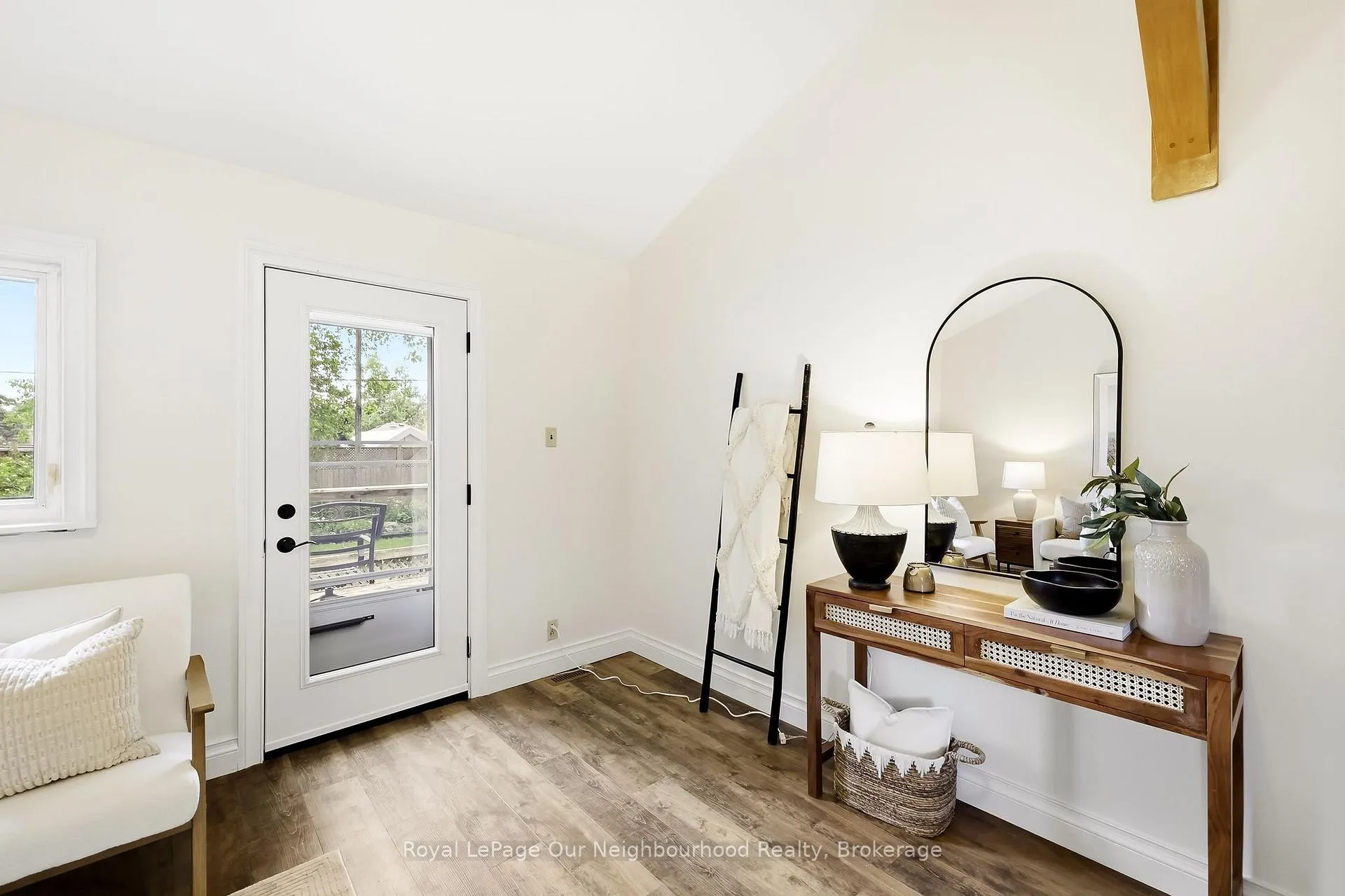 Photo 26 of 329 Perry Street, Whitby, Downtown Whitby — HOMEH