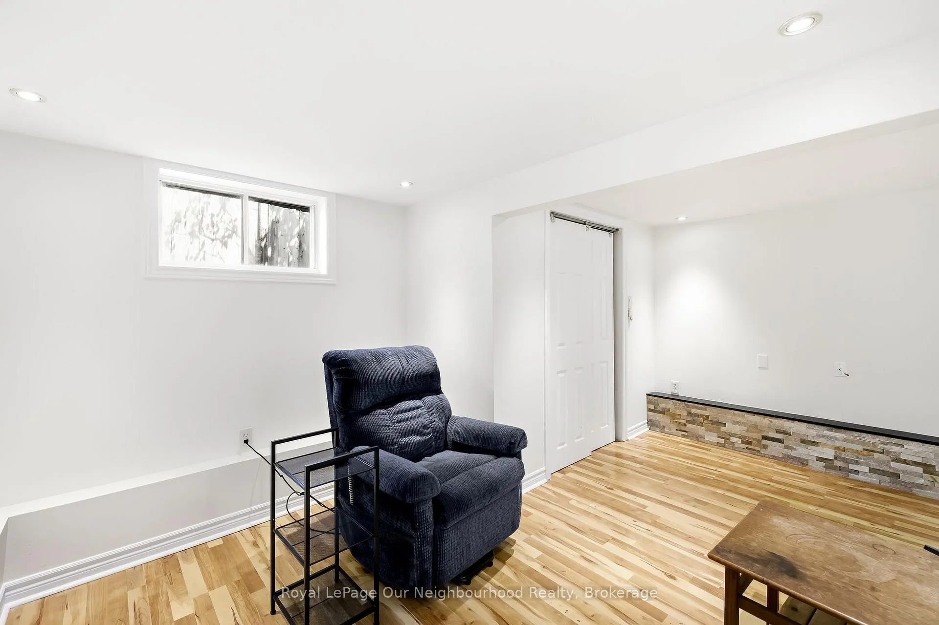 Photo 33 of 329 Perry Street, Whitby, Downtown Whitby — HOMEH