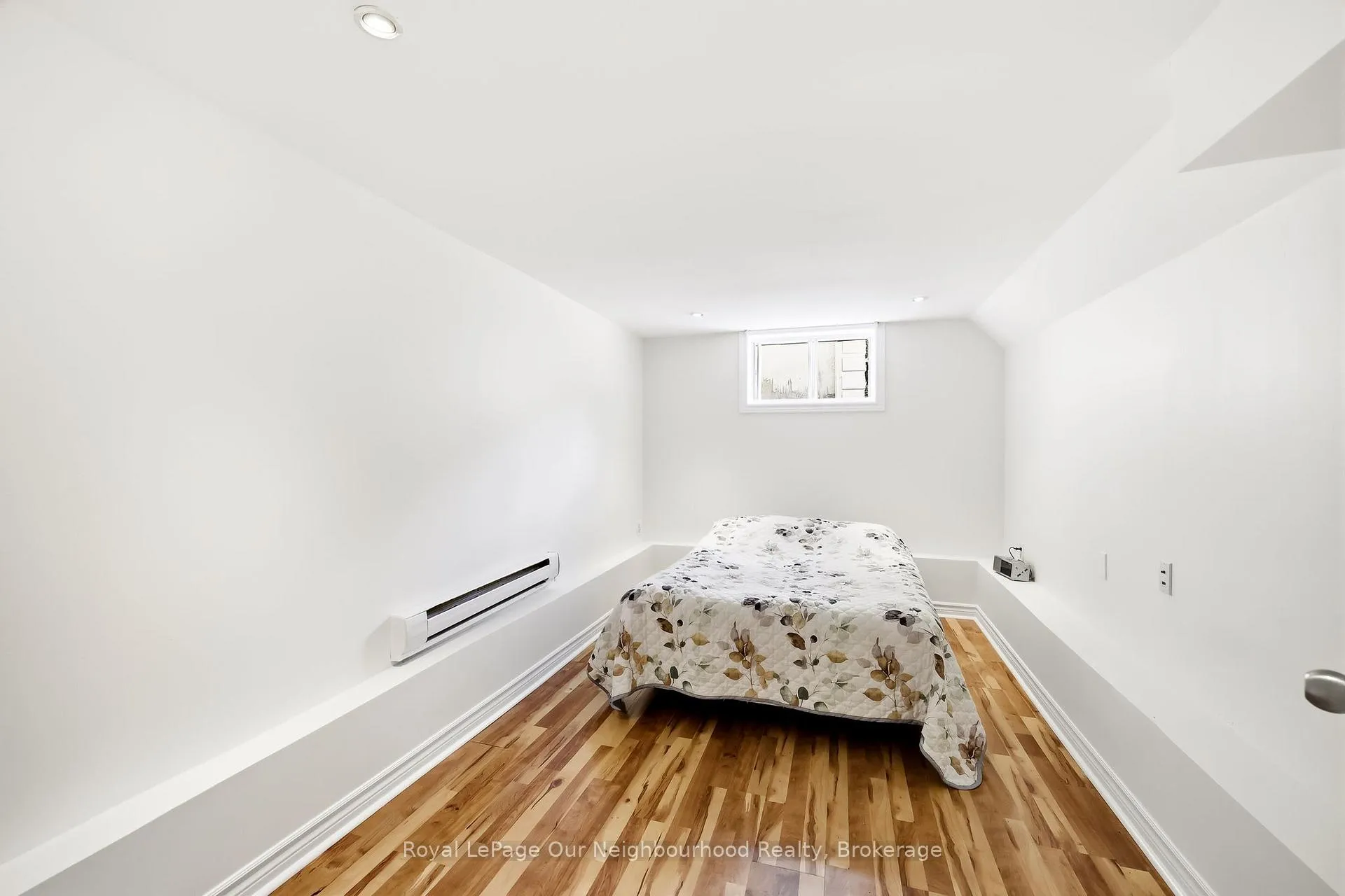 Photo 36 of 329 Perry Street, Whitby, Downtown Whitby — HOMEH