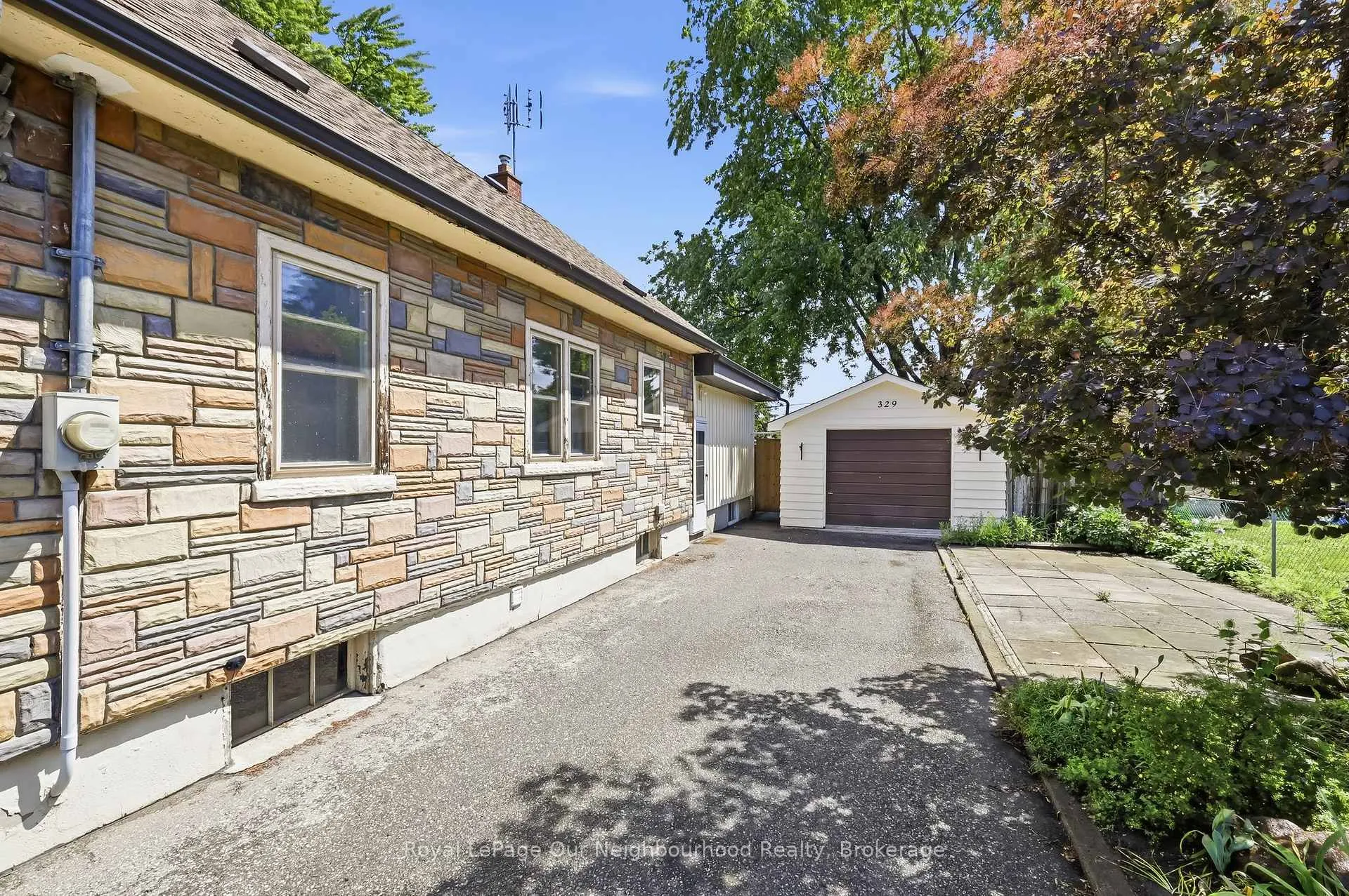 Photo 38 of 329 Perry Street, Whitby, Downtown Whitby — HOMEH