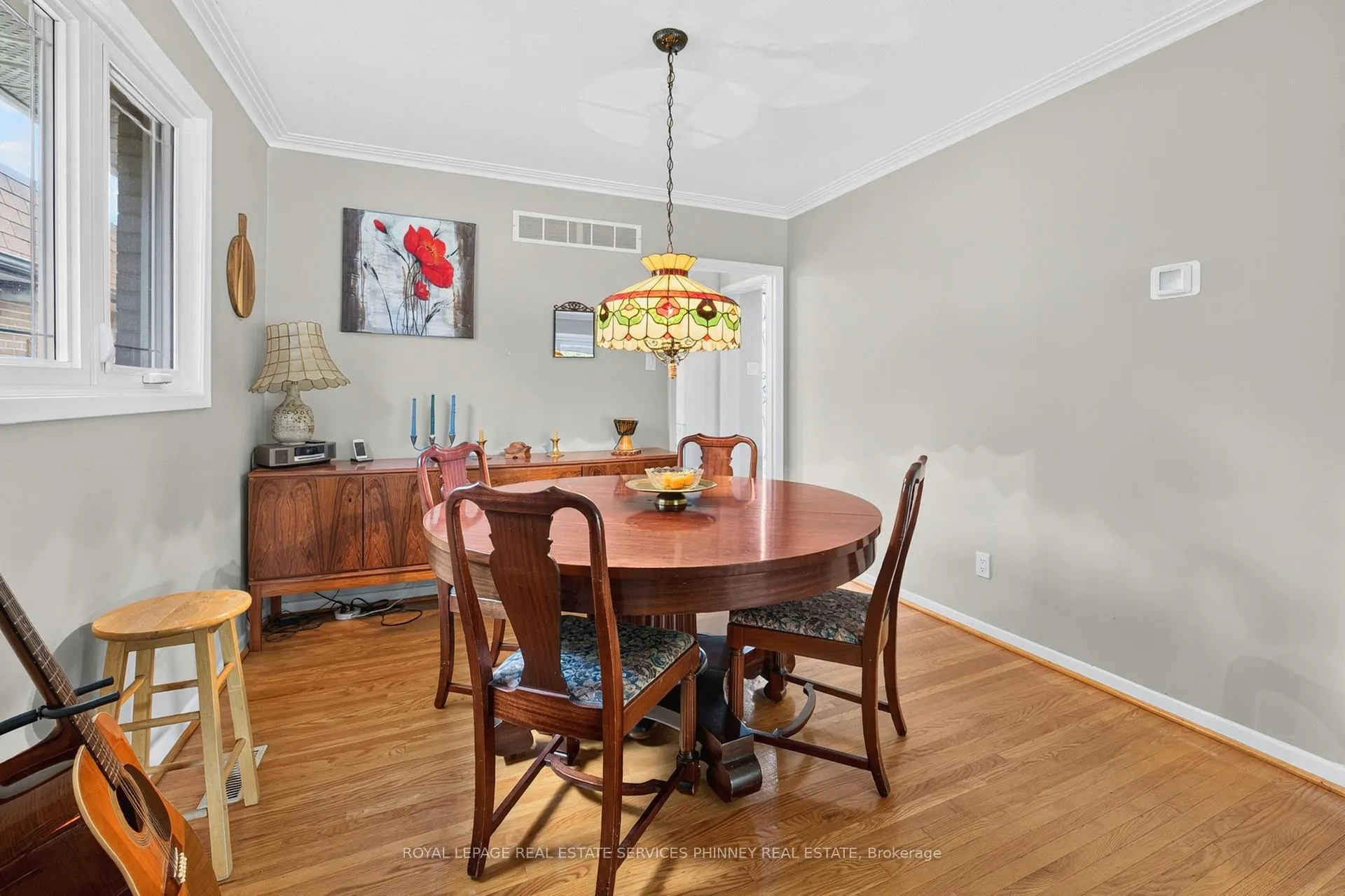 Photo 5 of 1379 Tyneburn Crescent, Mississauga, Applewood — HOMEH