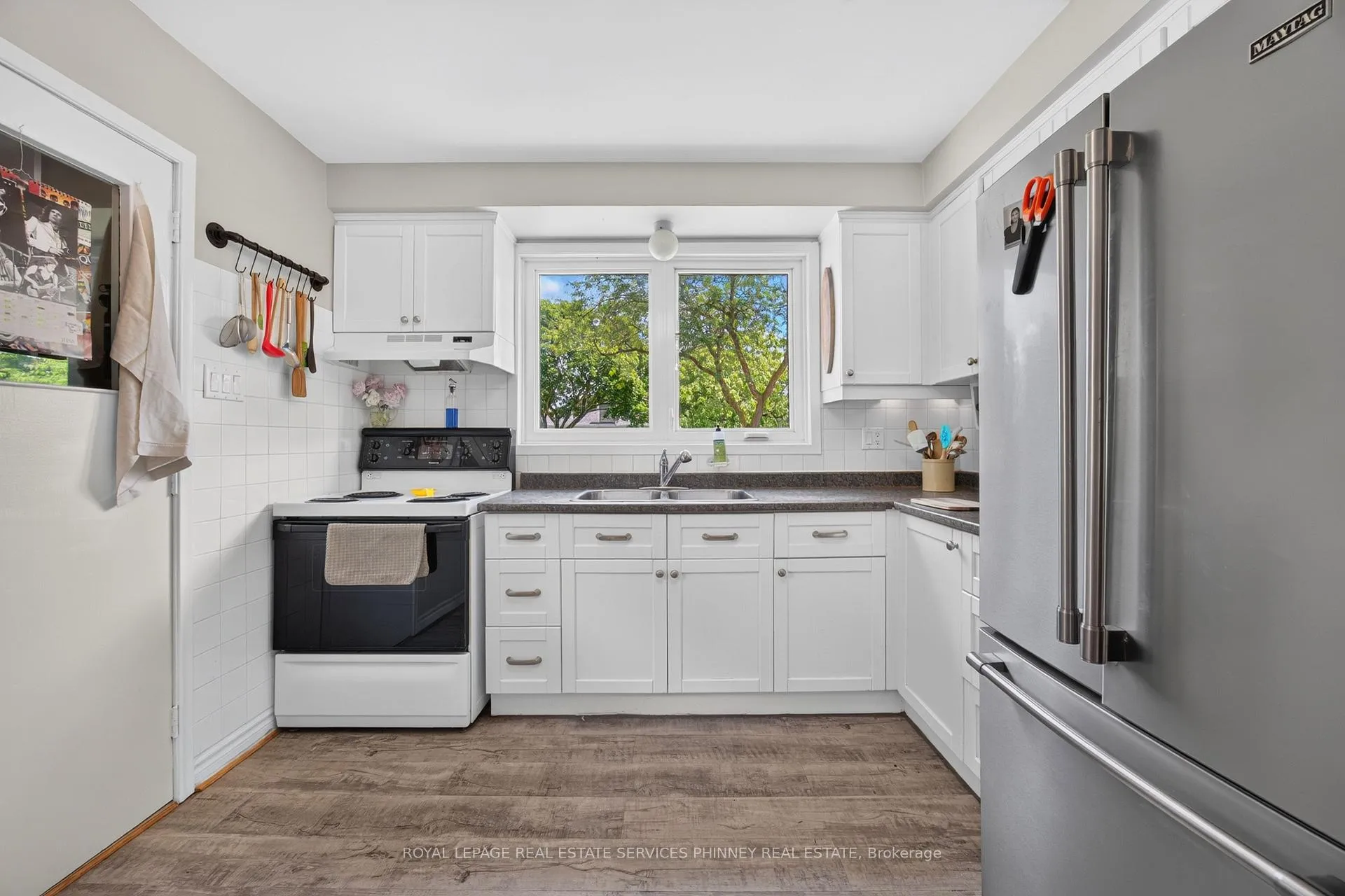 Photo 8 of 1379 Tyneburn Crescent, Mississauga, Applewood — HOMEH