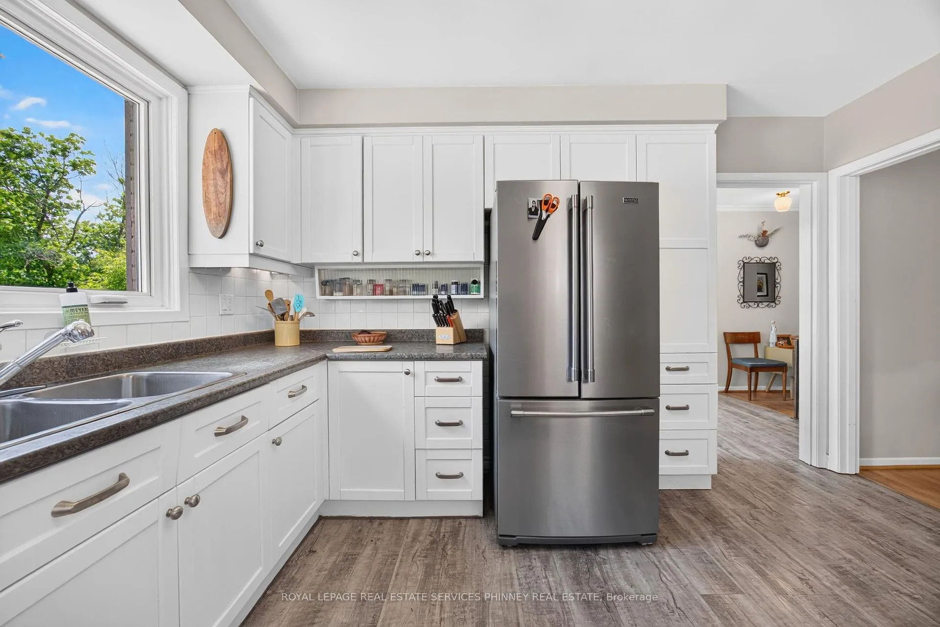 Photo 9 of 1379 Tyneburn Crescent, Mississauga, Applewood — HOMEH