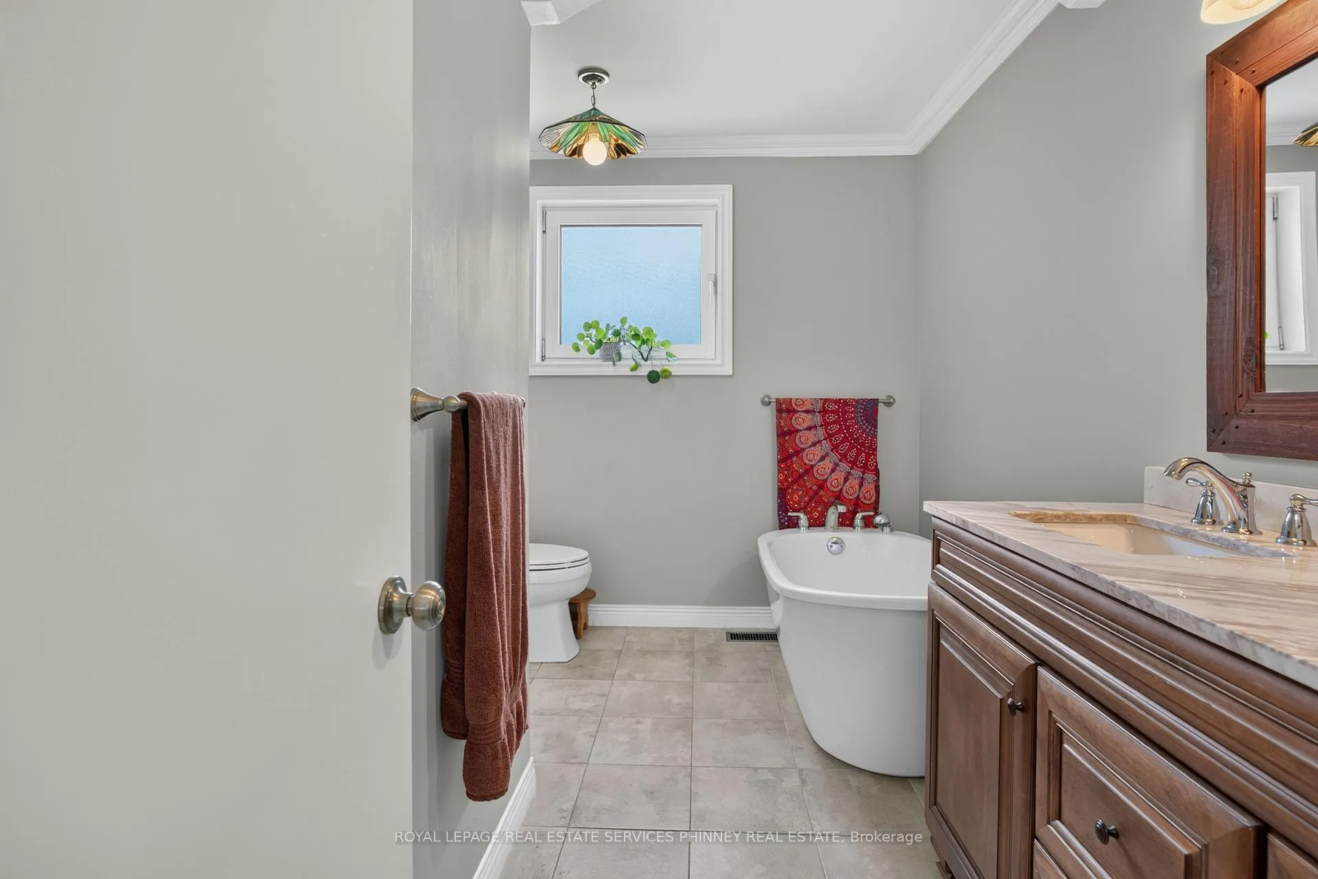 Photo 14 of 1379 Tyneburn Crescent, Mississauga, Applewood — HOMEH